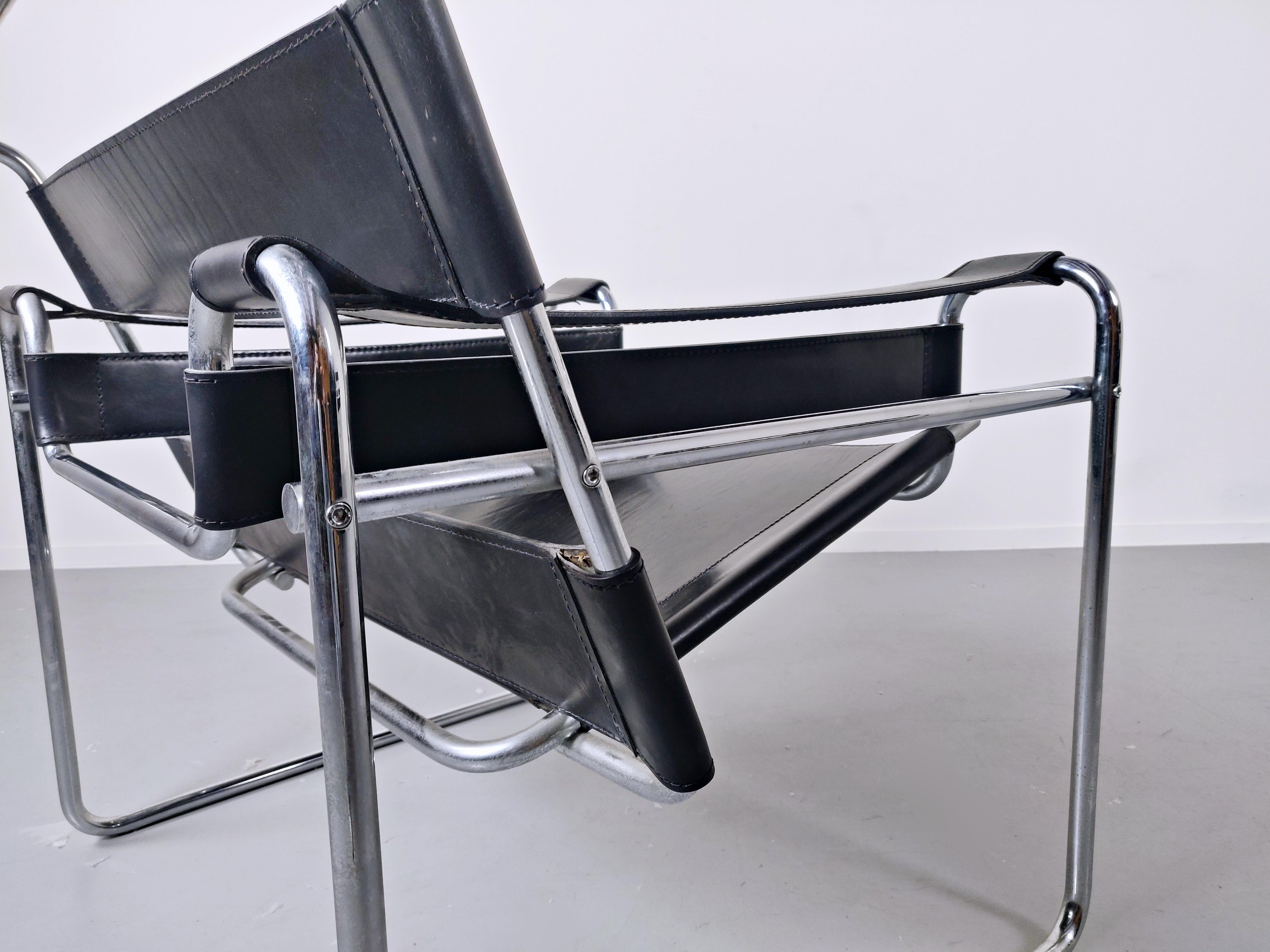Metal Pair of Mid-Century Modern Armchairs Model Wassily by Marcel Breuer