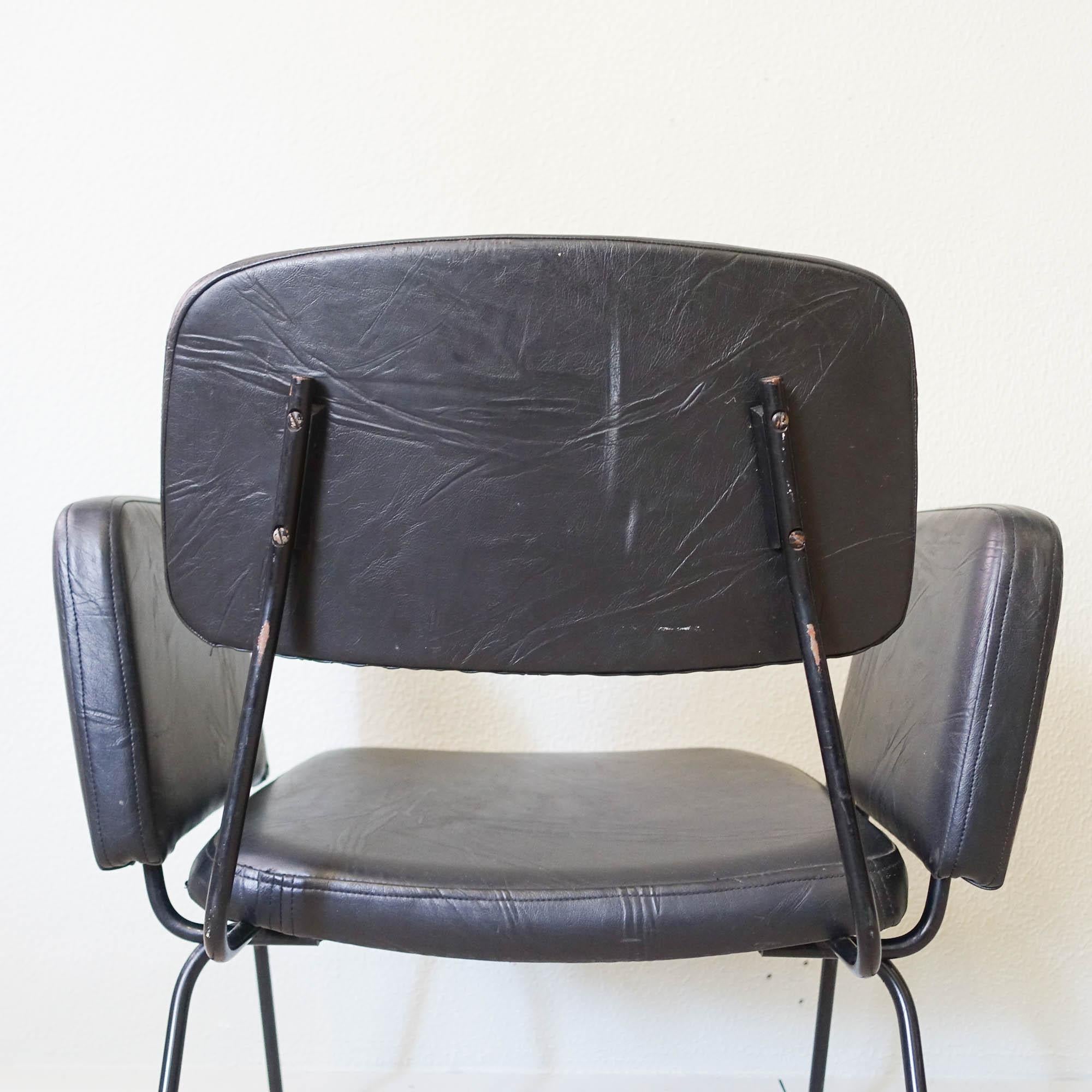 Paire de fauteuils, ligne Prestigio, par Daciano da Costa pour Metalúrgica da Longra en vente 7