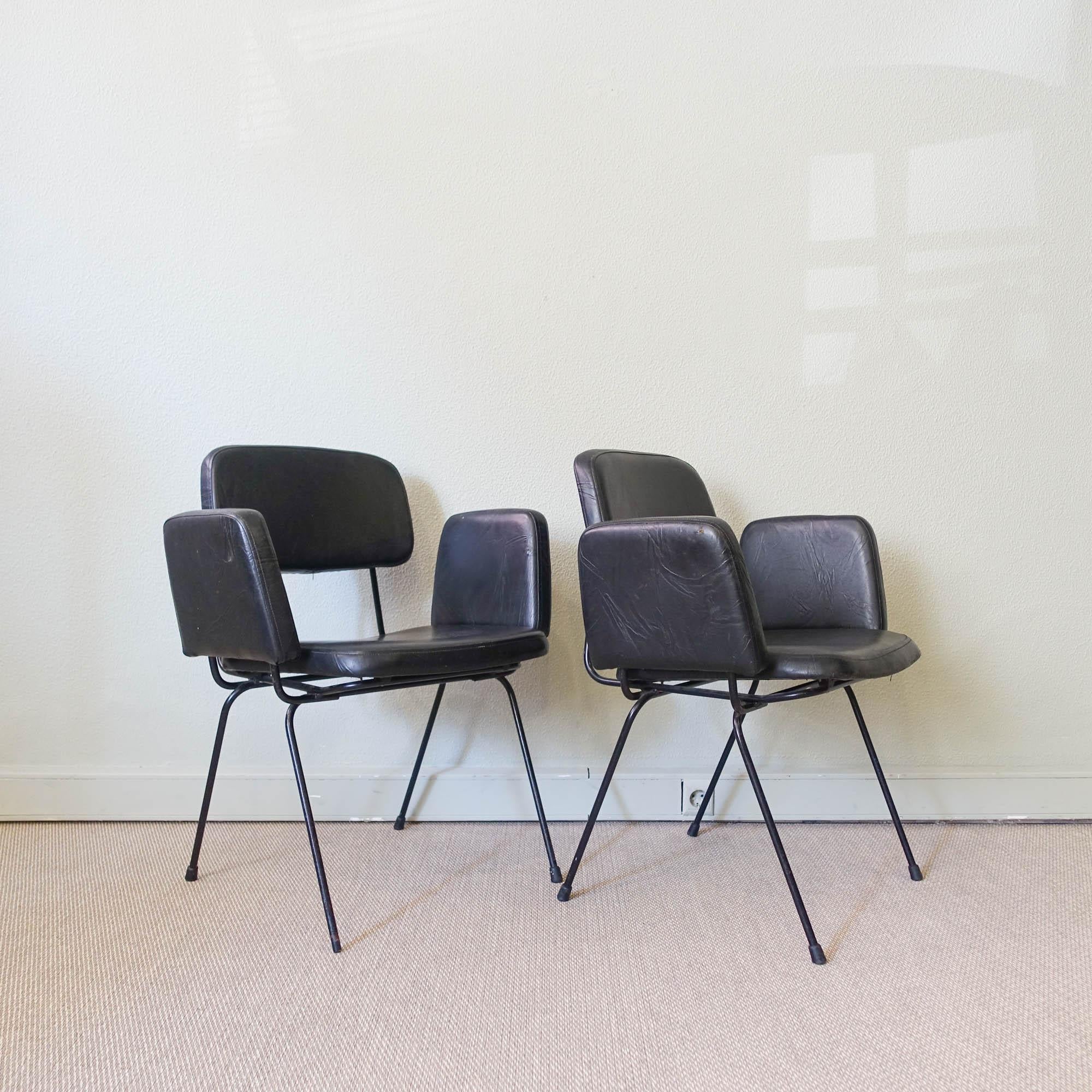 Paire de fauteuils, ligne Prestigio, par Daciano da Costa pour Metalúrgica da Longra en vente 2