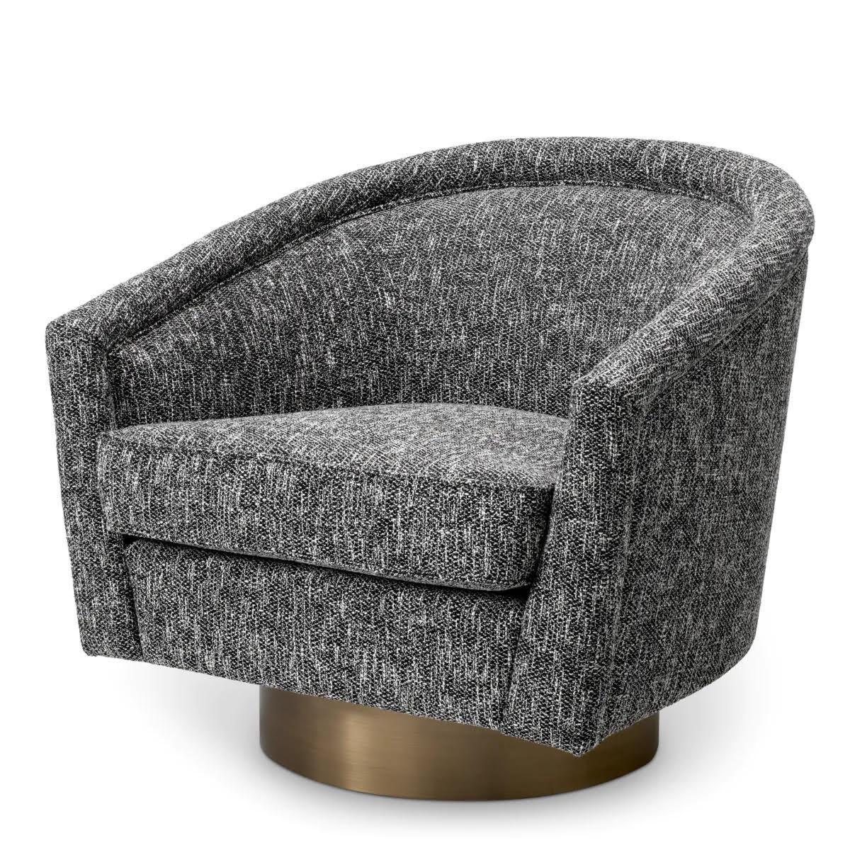 Questa magnifica poltrona con schienale curvo presenta un design contemporaneo con un tocco retrò e poggia su una base girevole color oro opaco per un tocco moderno. La Fabrice conferisce a questo mobile un aspetto caldo.

L. 80  D. 80  H. 76 