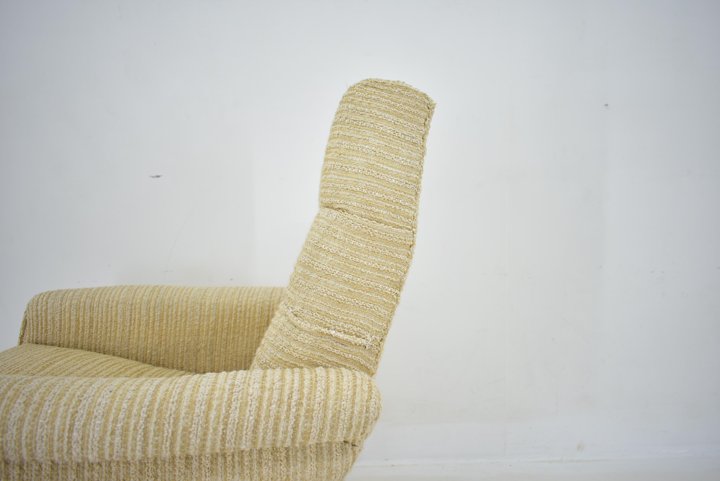 Pair of Armchairs, Tabouret by Morávek a Munzar, 1968s For Sale 3
