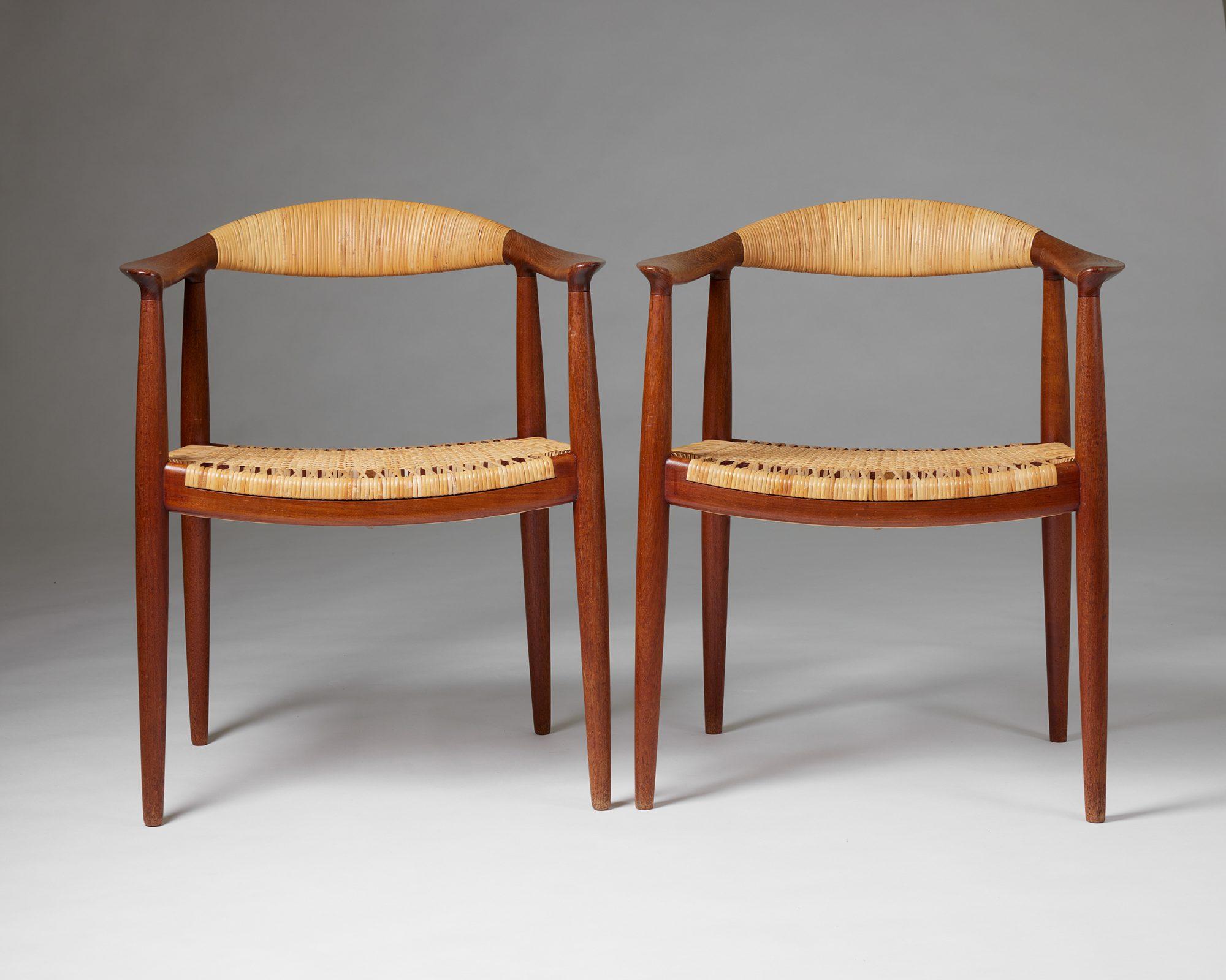 Mid-Century Modern Paire de fauteuils 'The Chair' modèle JH 501 designé par Hans J. Wegner 1949 en vente