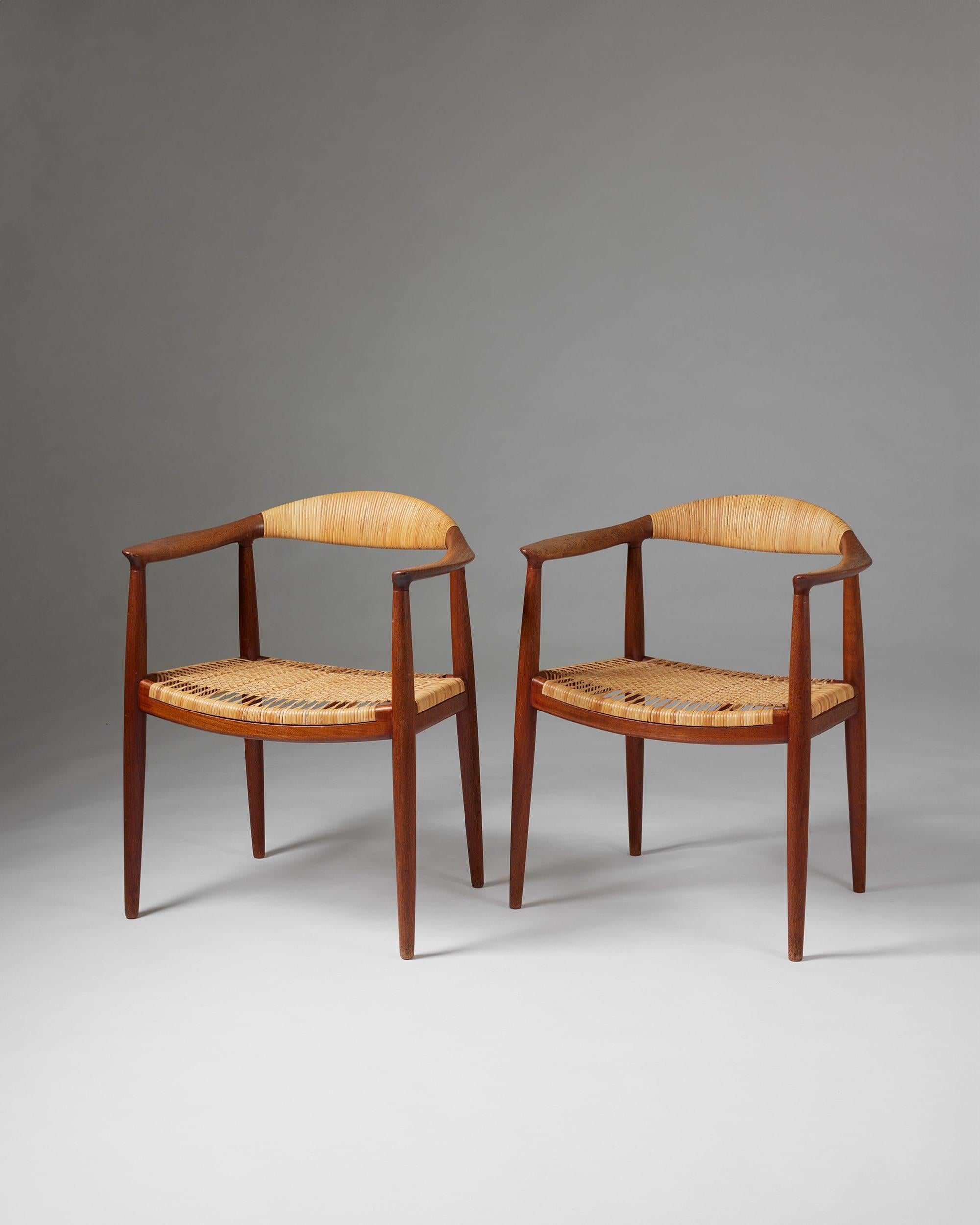 Danois Paire de fauteuils 'The Chair' modèle JH 501 designé par Hans J. Wegner 1949 en vente
