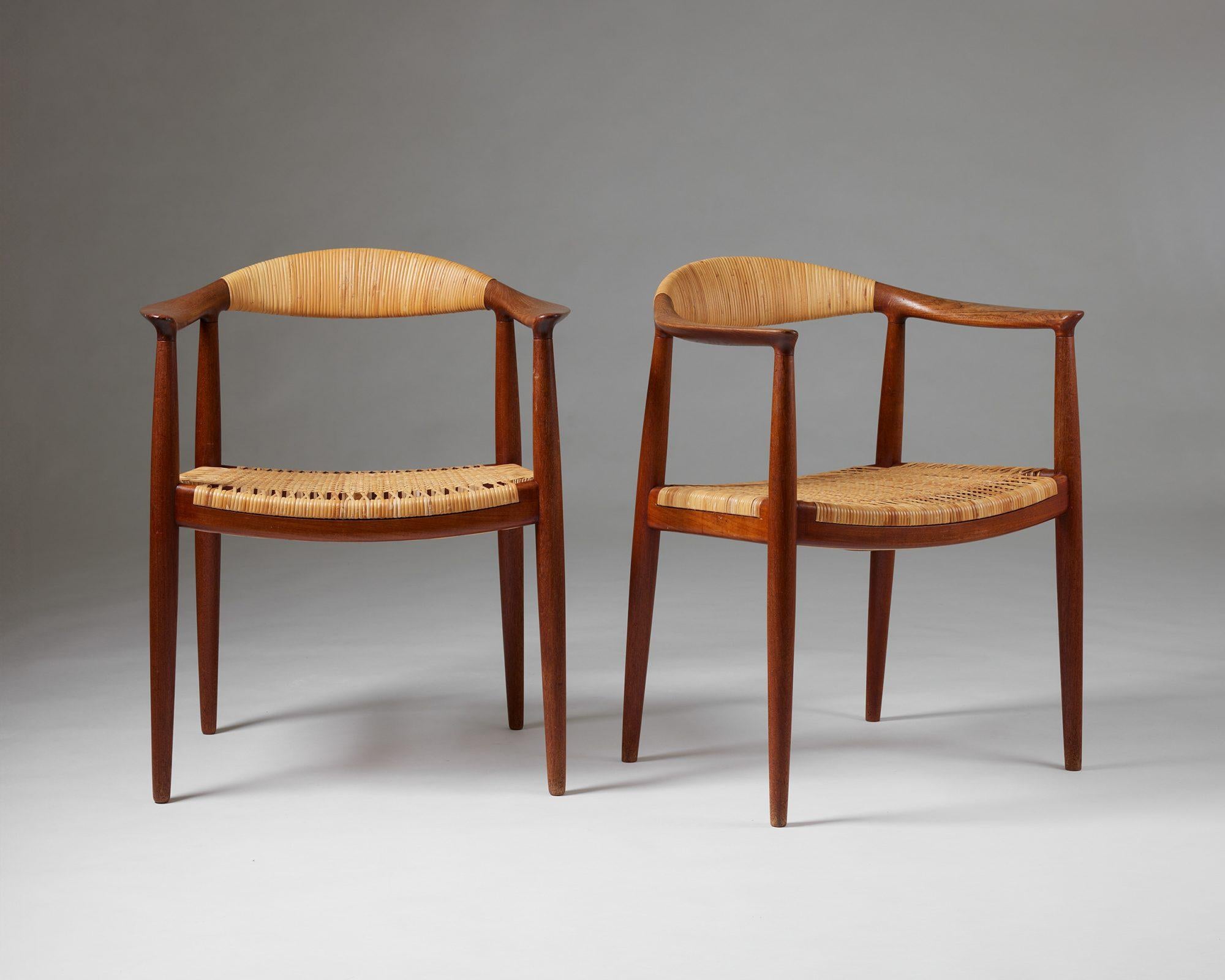Paar Sessel 'The Chair' Modell JH 501 entworfen von Hans J. Wegner 1949 (Mitte des 20. Jahrhunderts) im Angebot