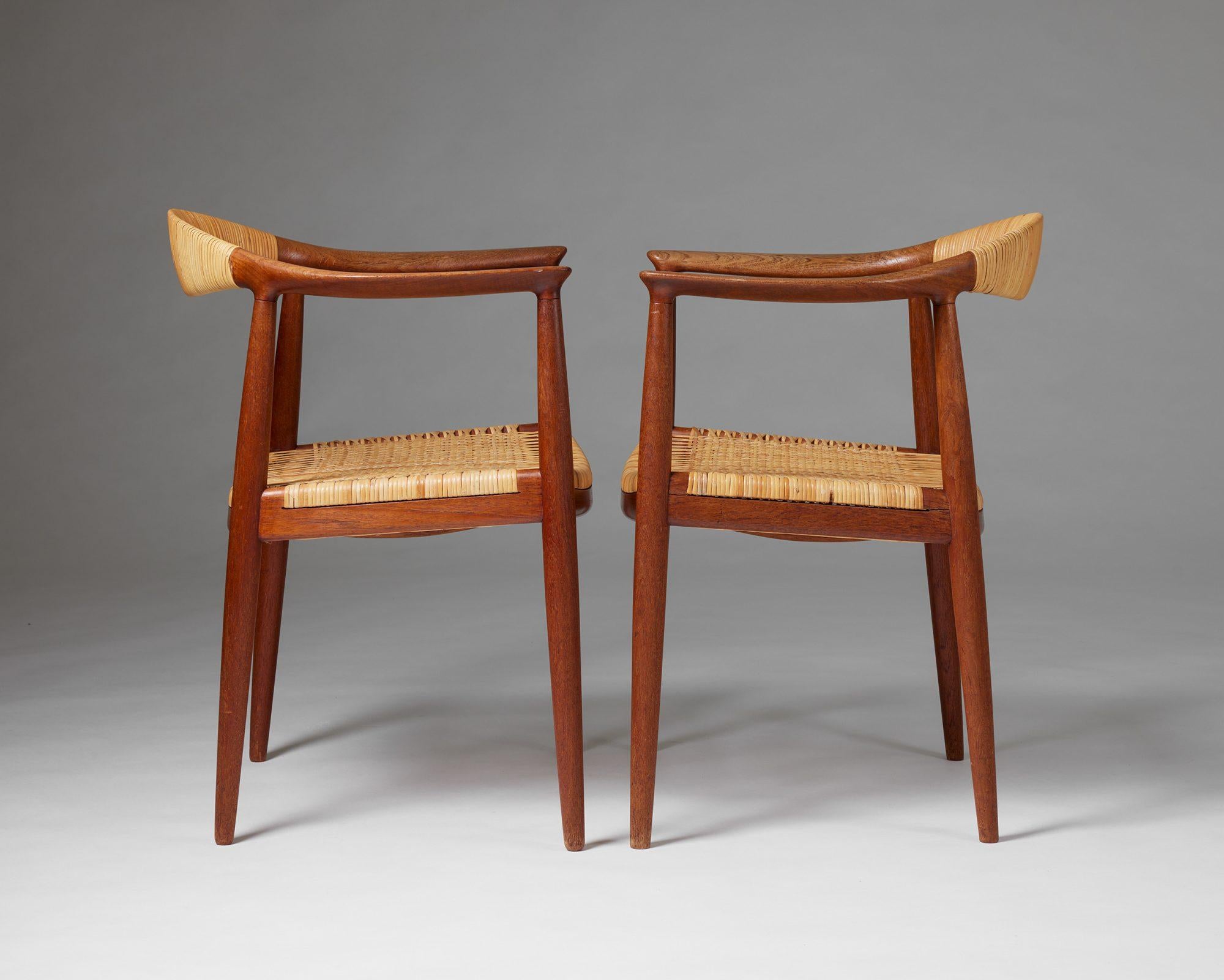 Cane Pair of armchairs ‘The Chair’ model JH 501 designed by Hans J. Wegner 1949 For Sale