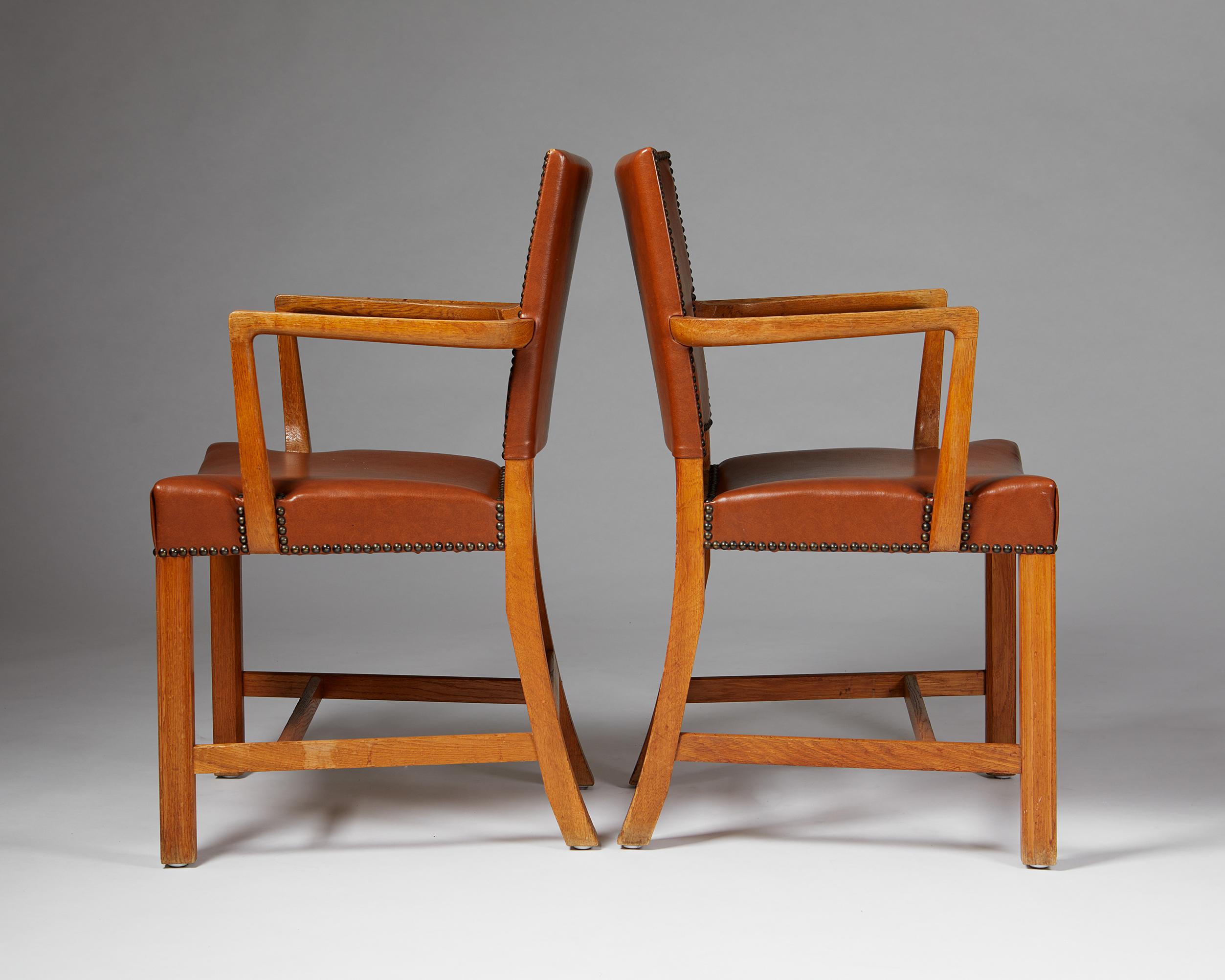 20ième siècle Paire de fauteuils The Red Chair conçus par Kaare Klint pour Rud. Rasmussen en vente