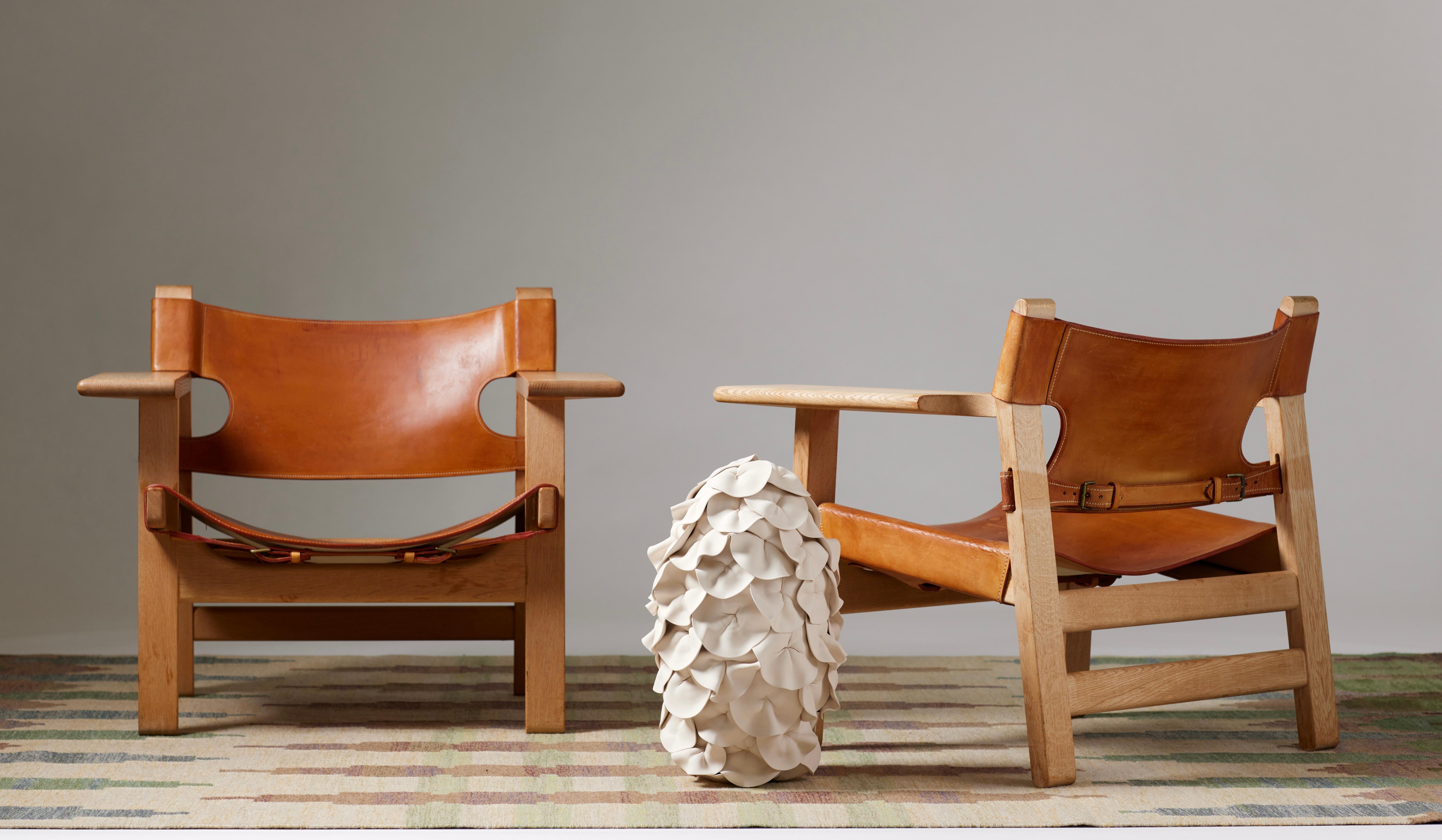 Pair of armchairs ‘The Spanish Chair’ model 2226 designed by Börge Mogensen Oak For Sale 8