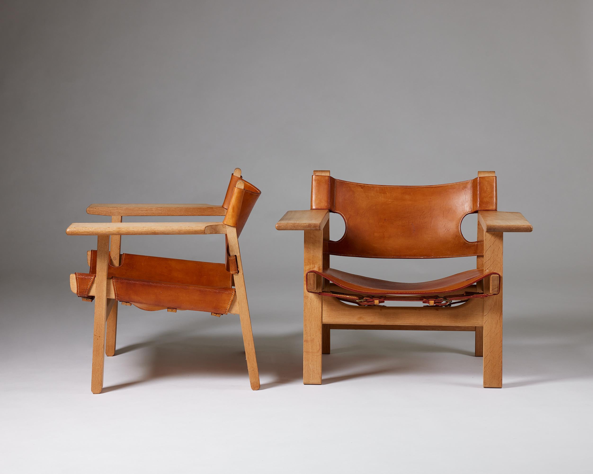 Danish Pair of armchairs ‘The Spanish Chair’ model 2226 designed by Börge Mogensen Oak For Sale