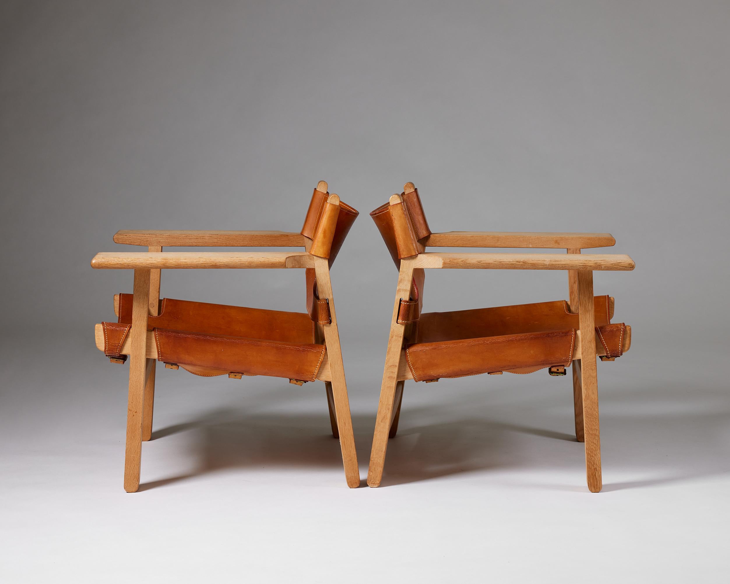 Pair of armchairs ‘The Spanish Chair’ model 2226 designed by Börge Mogensen Oak In Good Condition For Sale In Stockholm, SE
