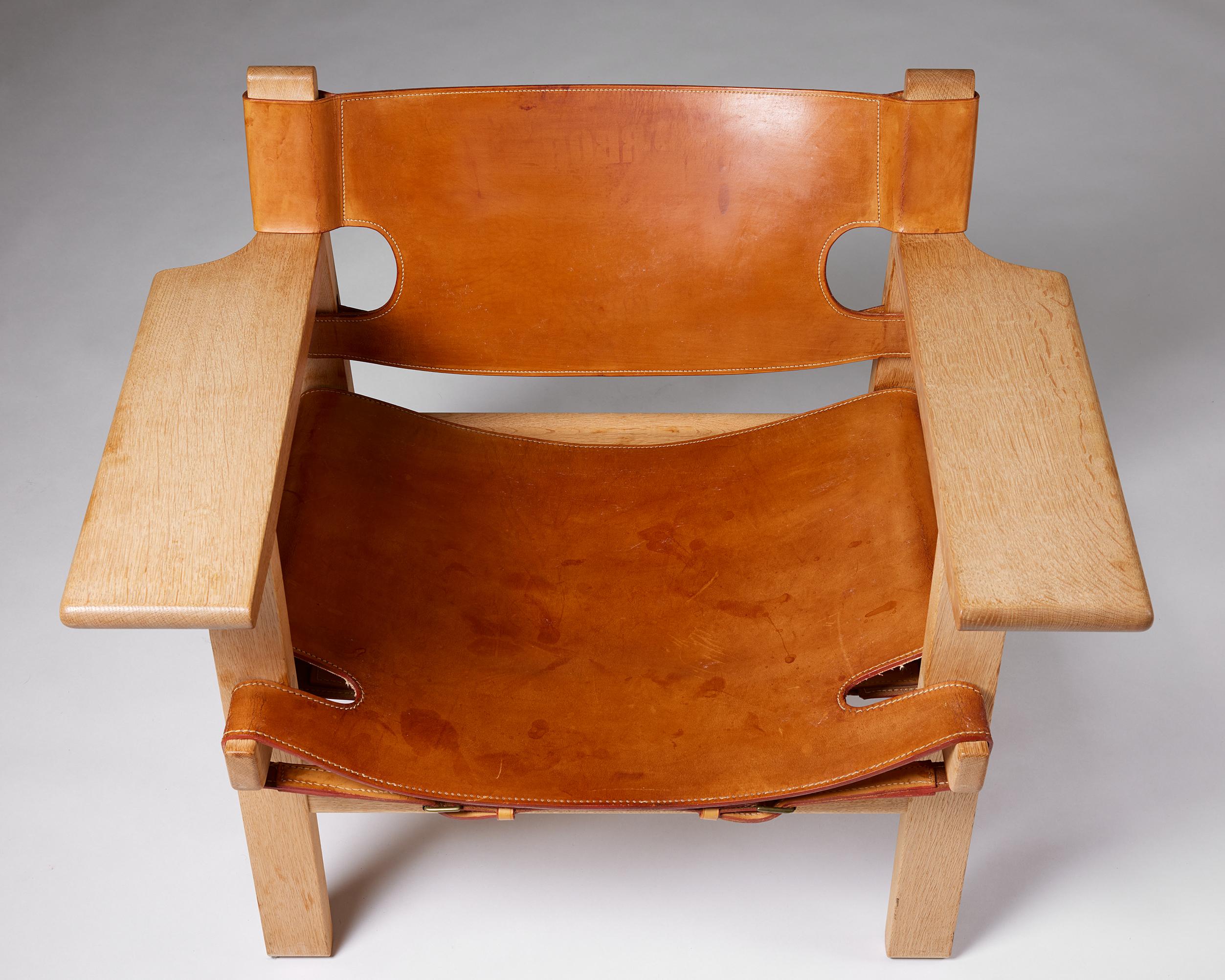 Pair of armchairs ‘The Spanish Chair’ model 2226 designed by Börge Mogensen Oak For Sale 1