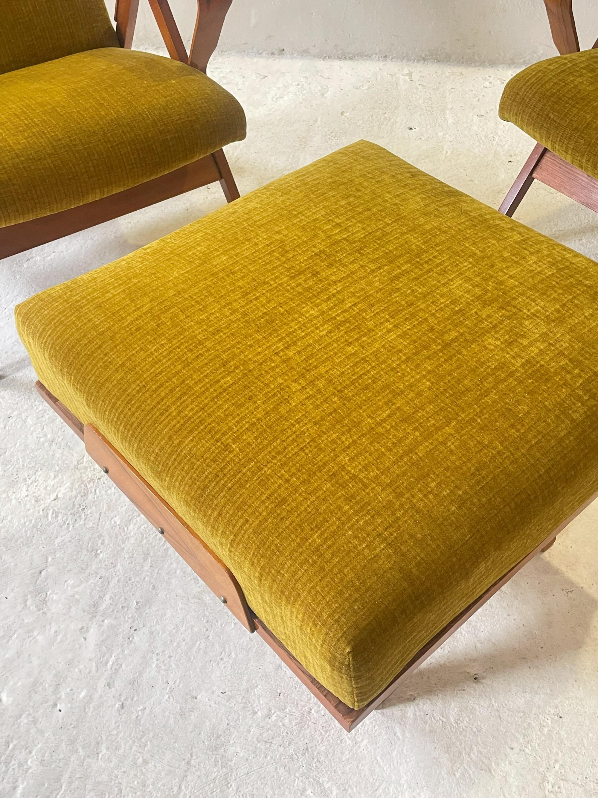 Pareja de sillones con reposapiés de František Jirák para Tatra Años 60 en venta 5
