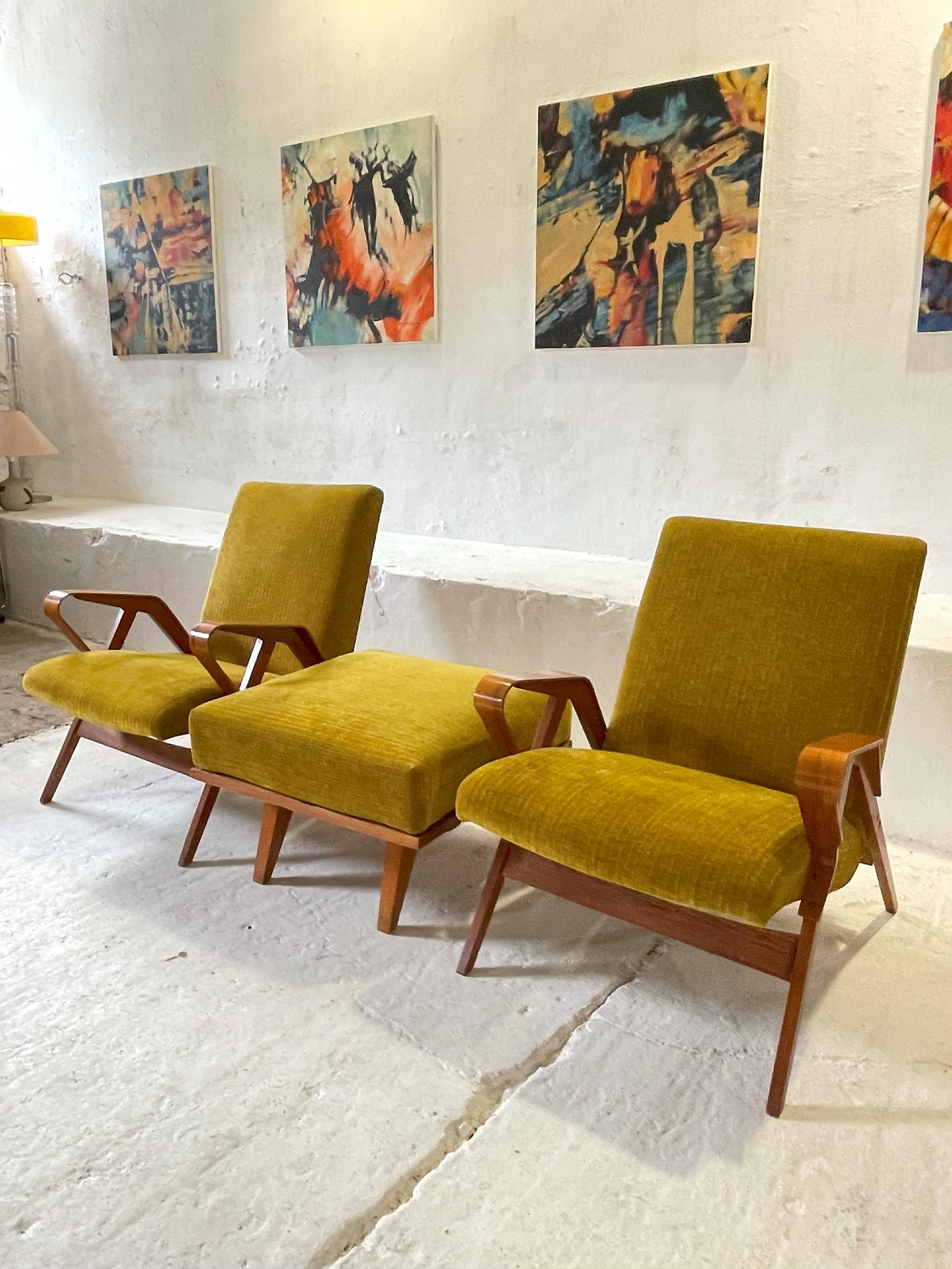 Pareja de sillones con reposapiés de František Jirák para Tatra Años 60 Checo en venta