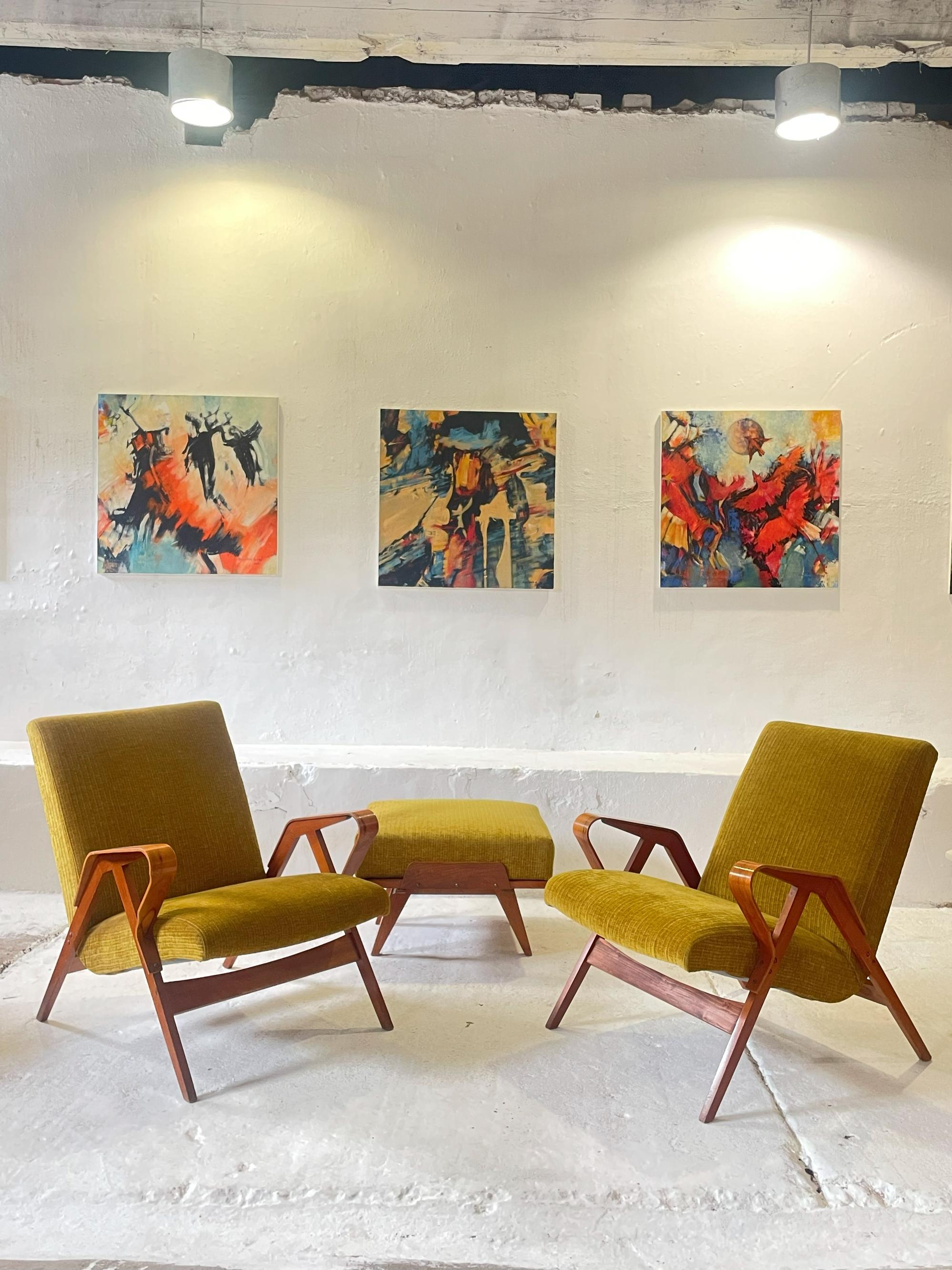 Pareja de sillones con reposapiés de František Jirák para Tatra Años 60 mediados del siglo XX en venta