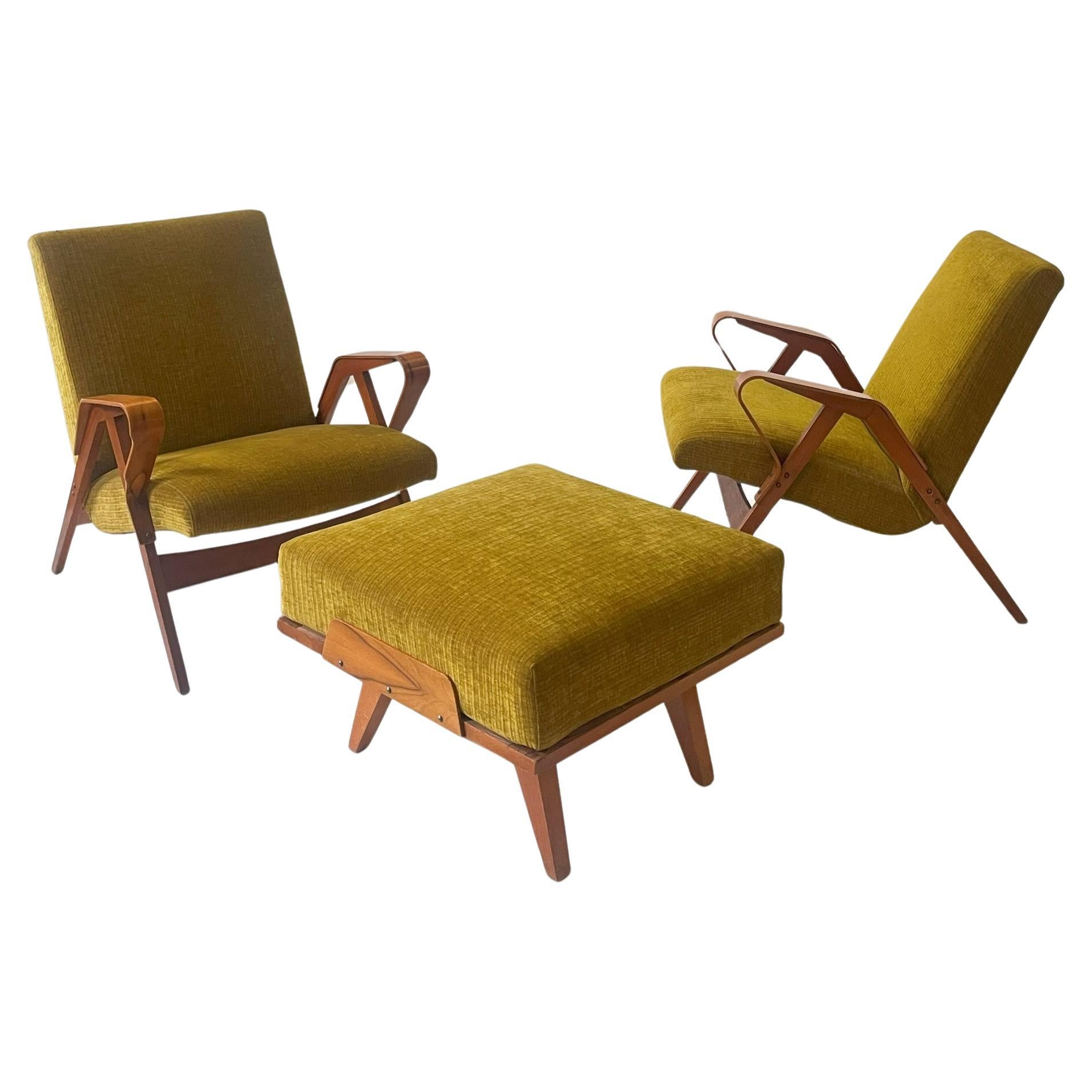 Pareja de sillones con reposapiés de František Jirák para Tatra Años 60 en venta