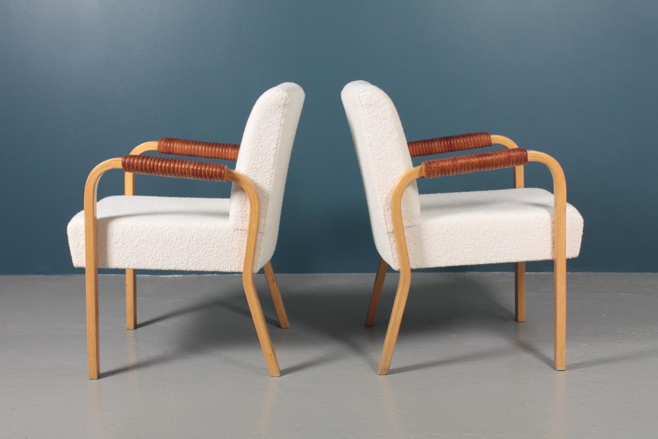 Pair of Armchairs with Bouclé and Patinated Leather by Alvar Aalto, 1950s 1