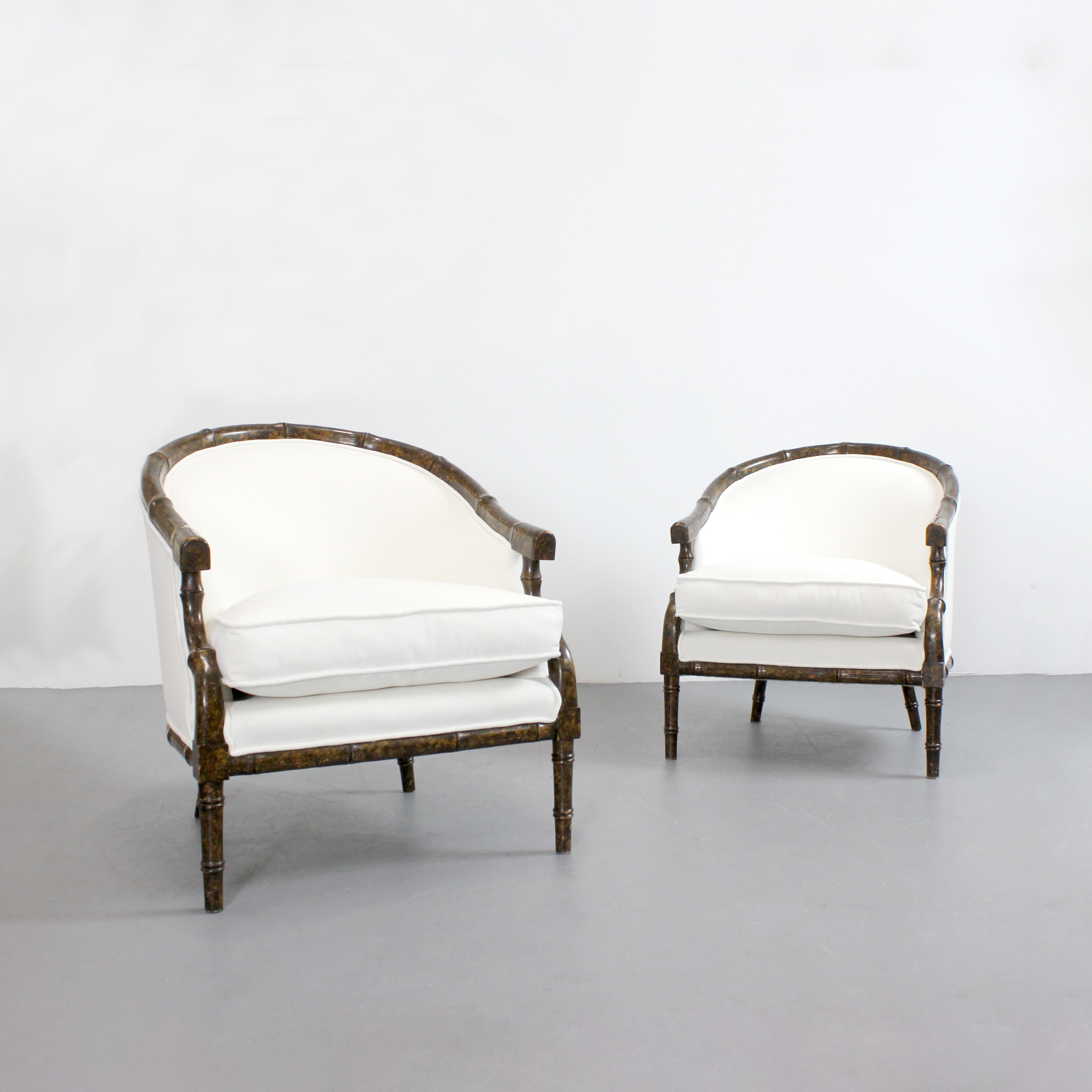 Pair of armchairs with carved bamboo-like frames and burl lacquered wood - In Good Condition For Sale In Madrid, España