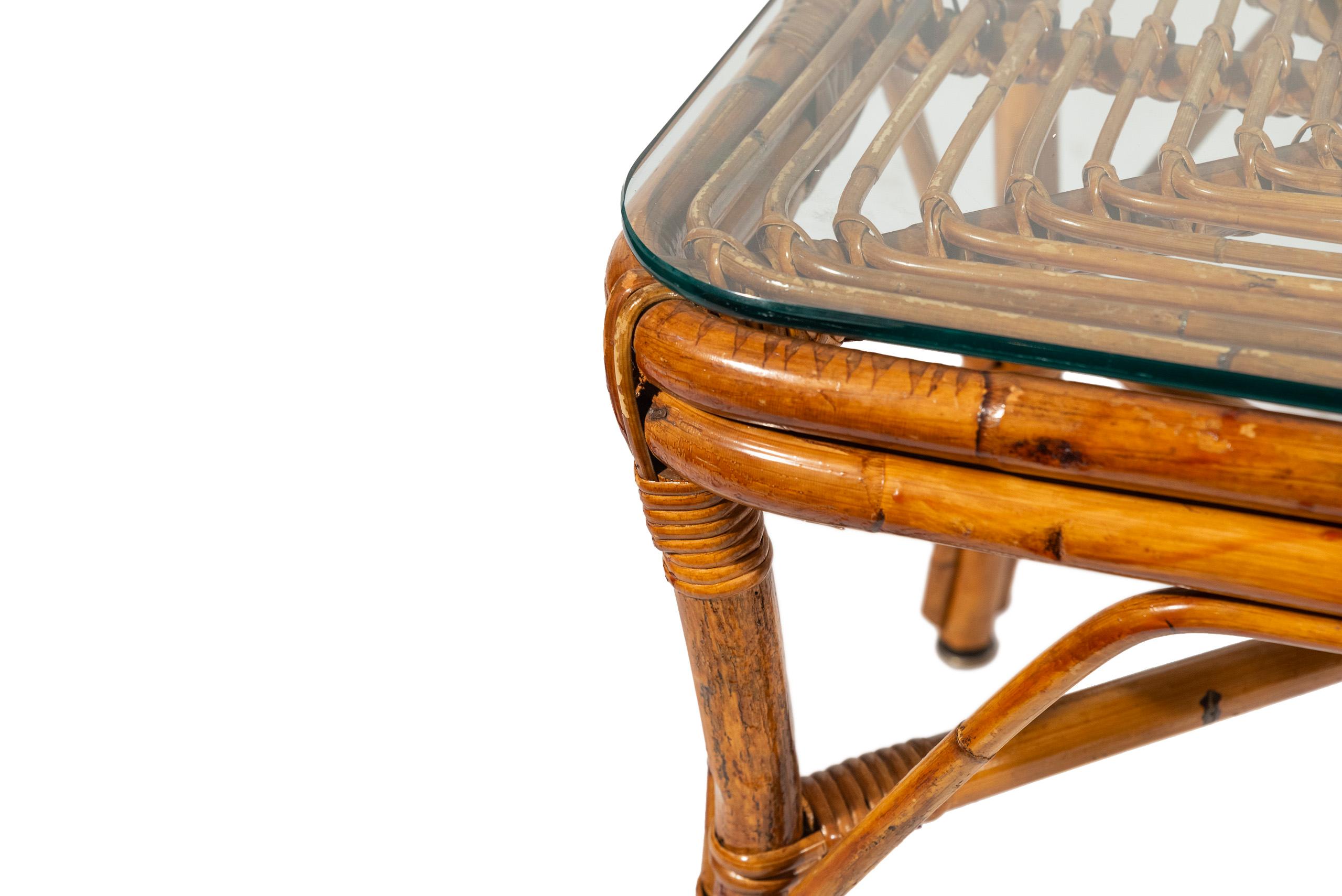 Français Paire de fauteuils avec table basse, bambou, circa 1970, France