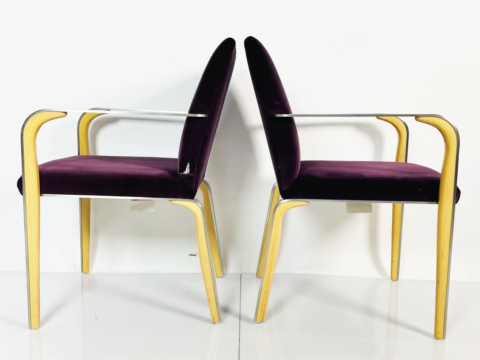 Ein Paar Sessel mit Metall- und Holzrahmen von Bernhardt (amerikanisch) im Angebot