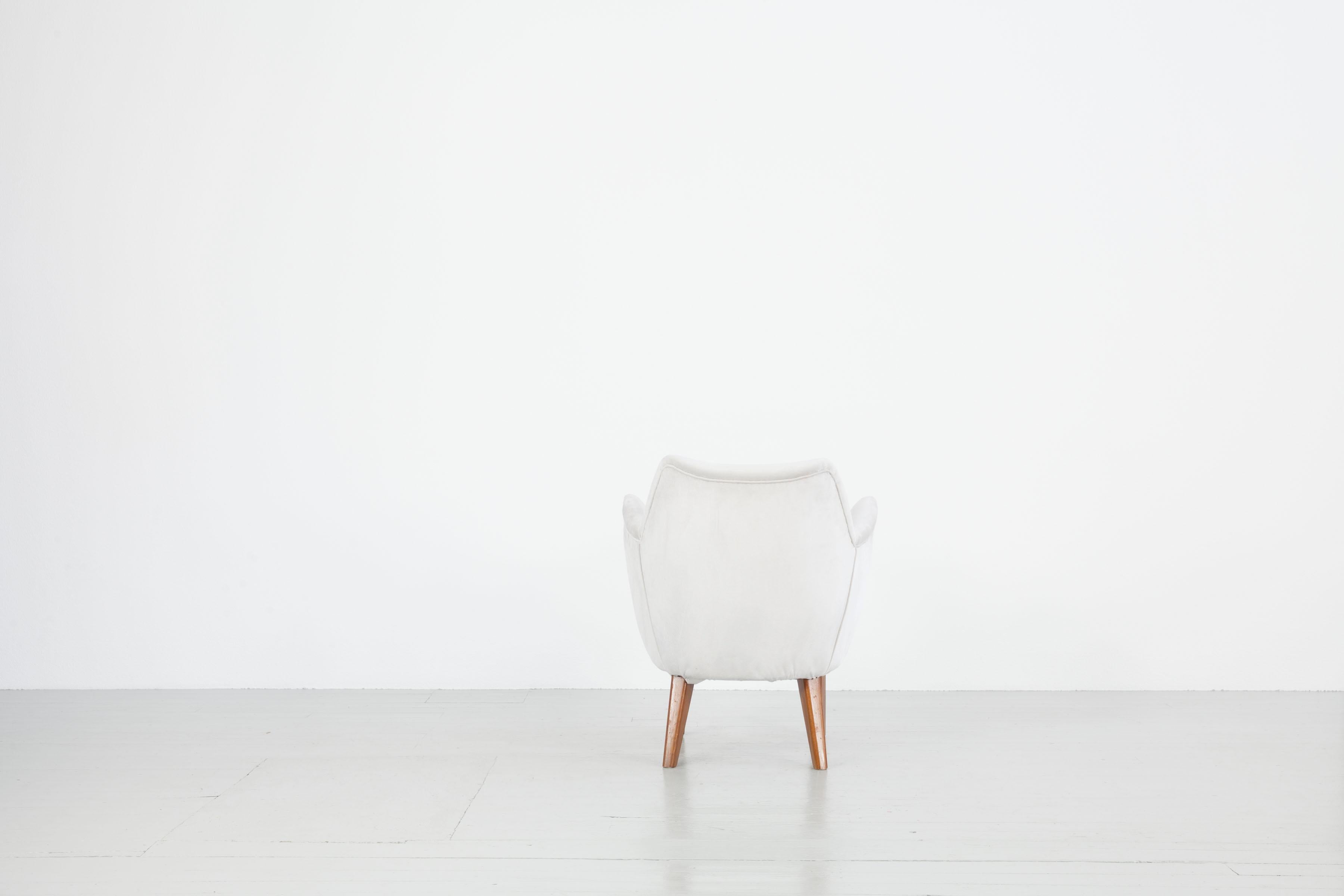 Cassina Zwei italienische Sessel aus weißem Samt, aus dem transatlantischen Schiff „Augustus“ im Zustand „Gut“ im Angebot in Wolfurt, AT