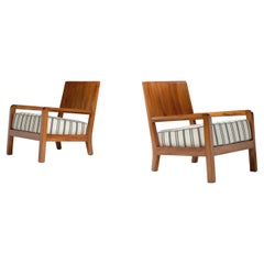 Paire de fauteuils avec armatures en bois et sièges tapissés à rayures, Europe, années 1930