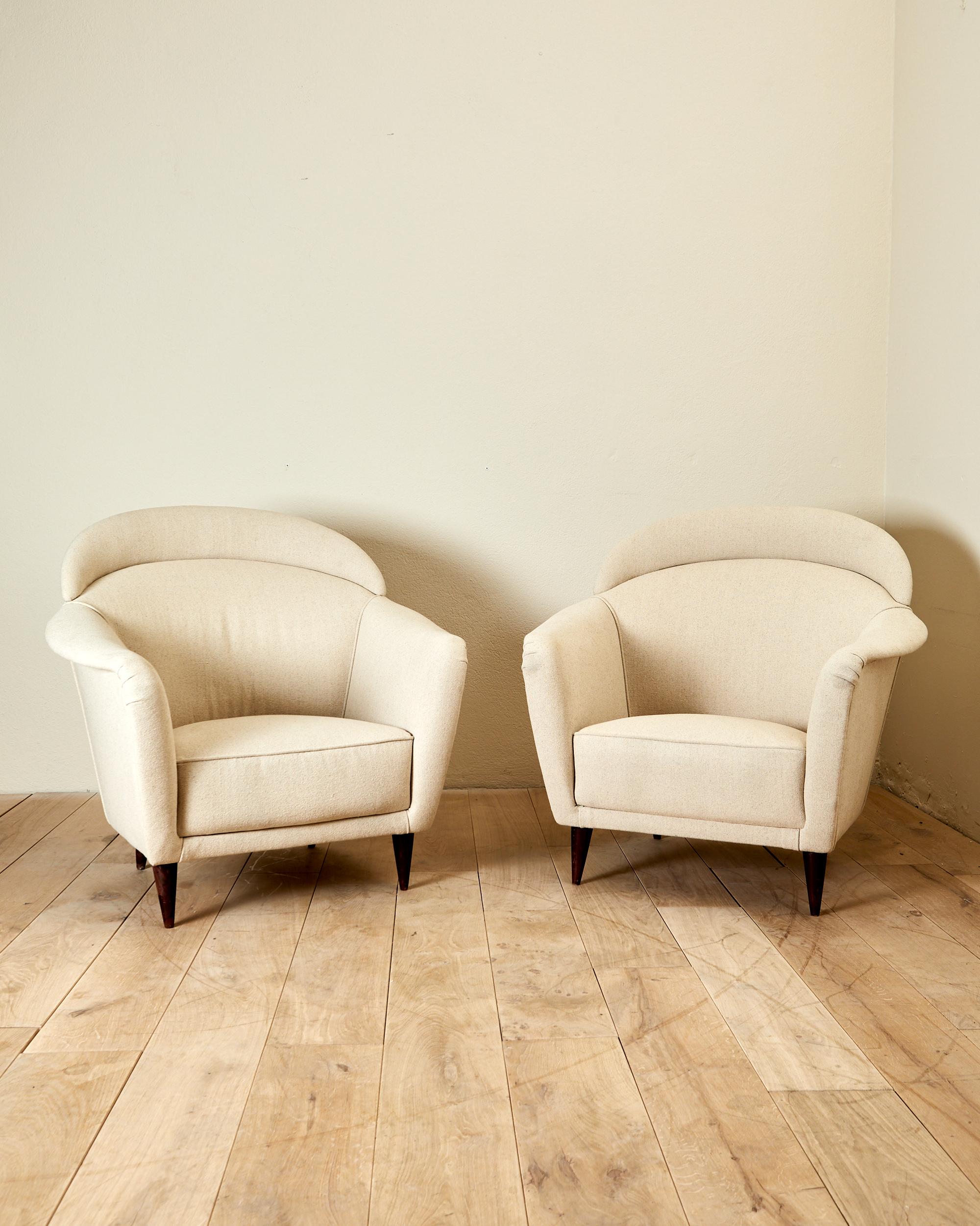 Modern Pair of armchairs, wood and cotton, circa 1970, Italy. For Sale