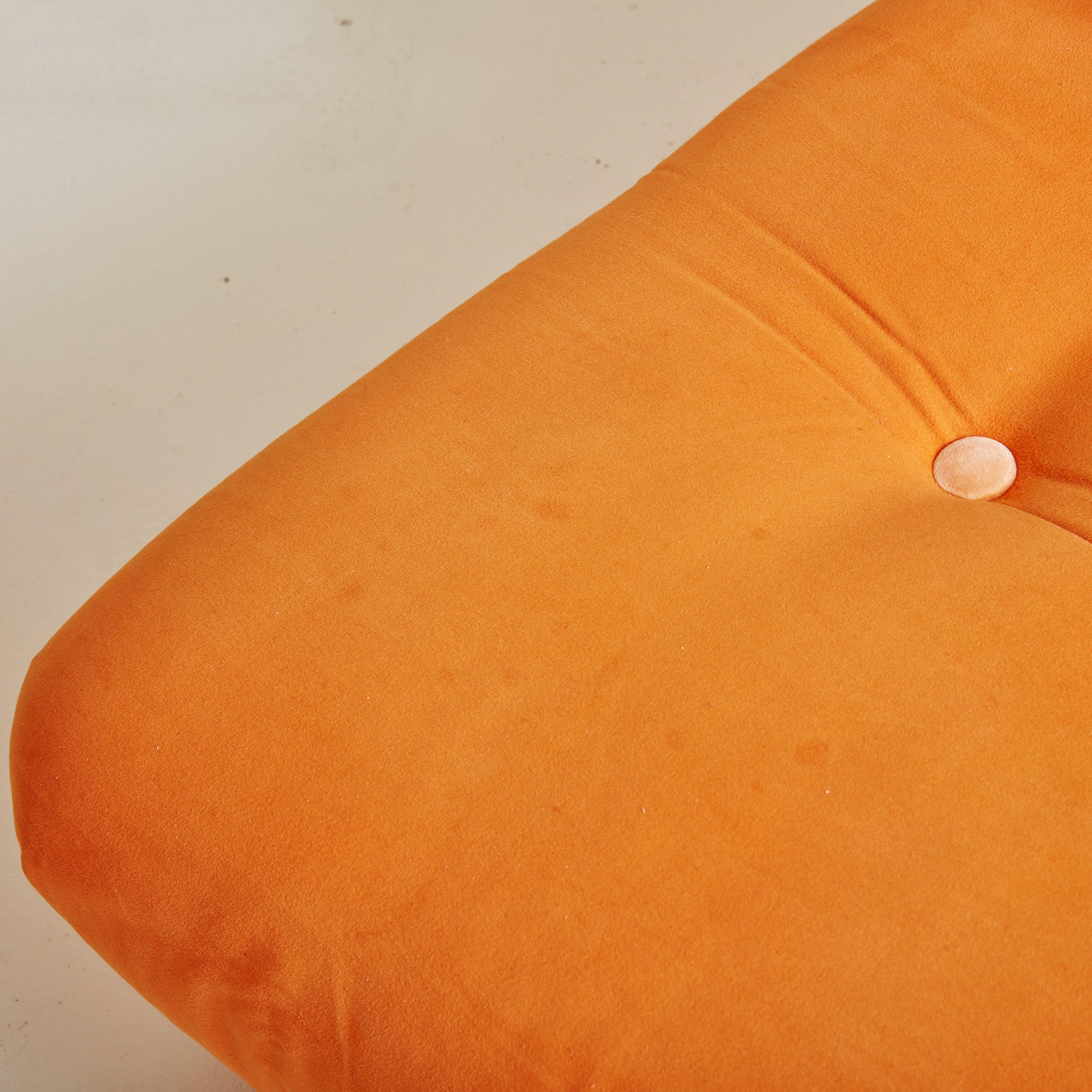 Pair of Armless Lounge Chairs in Original Orange Fabric, Italy 1970s 1
