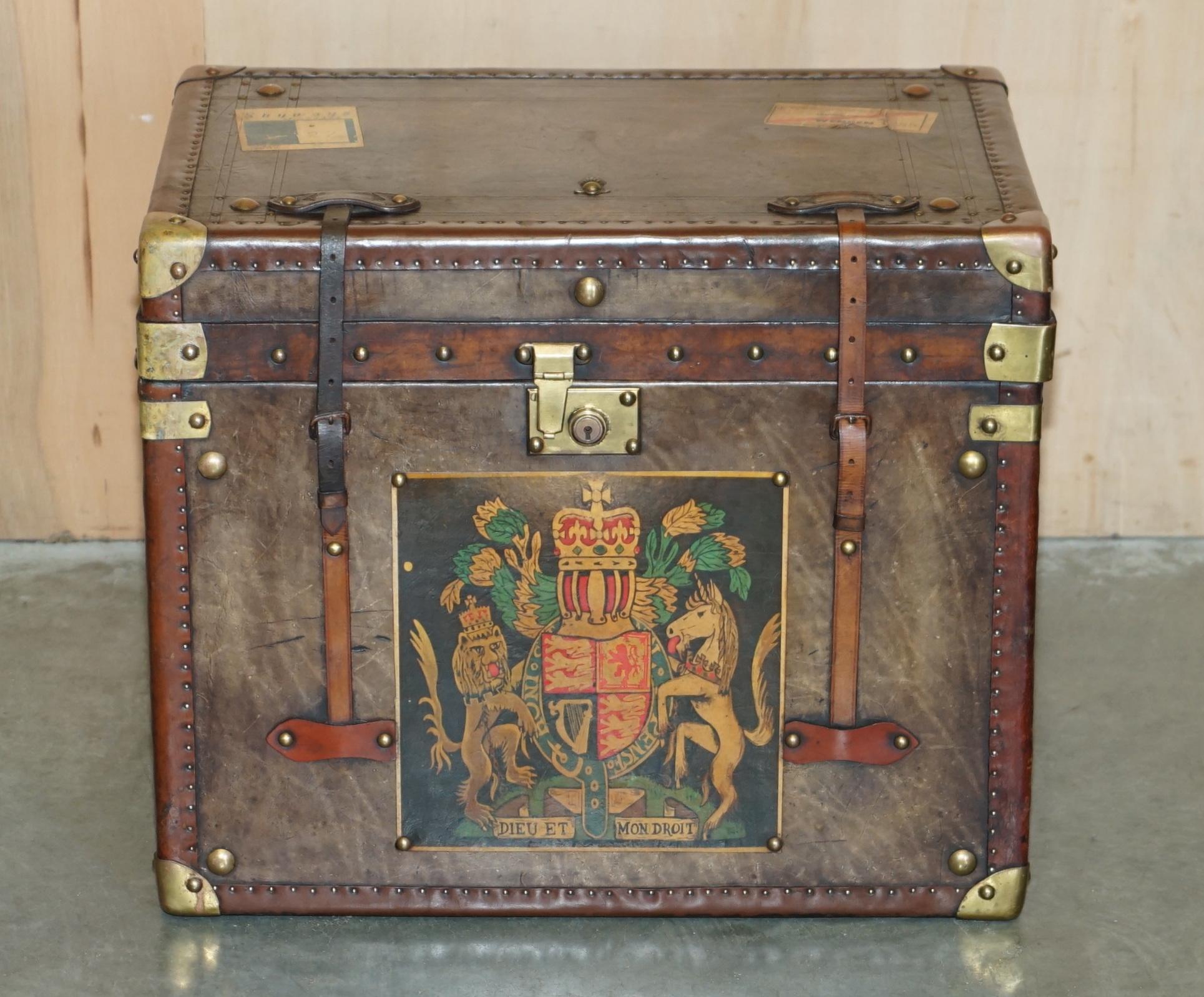Victorian PAIR OF ARMORIAL COAT OF ARMS VINTAGE BROWN LEATHER STEAMER TRUNK SIDE TABLEs For Sale