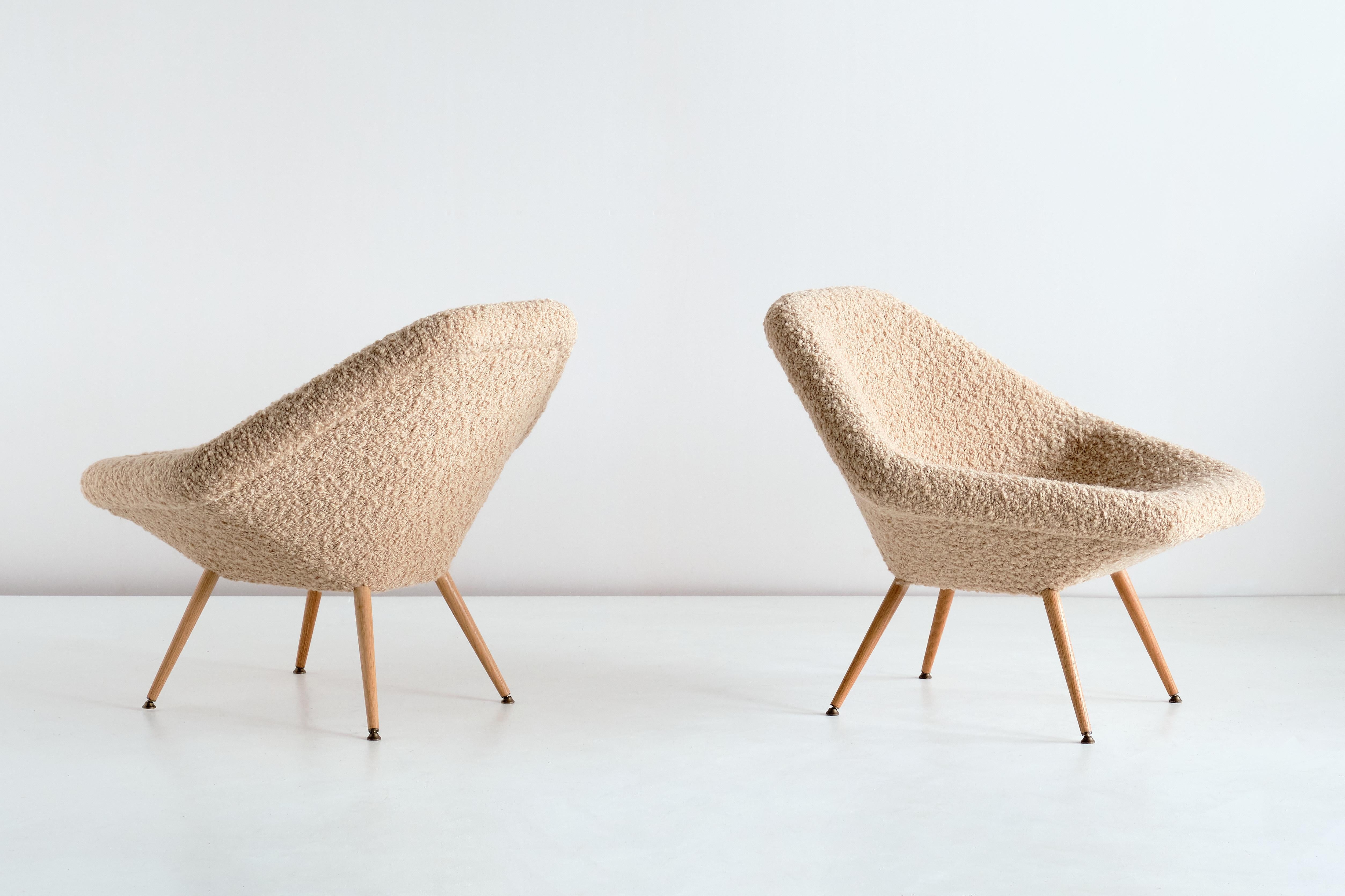 Veneer Pair of Arne Dahlén Lounge Chairs in Pierre Frey Bouclé and Oak, Sweden, 1960s