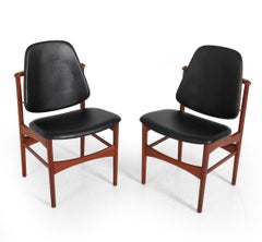 Coppia di sedie da pranzo in teak modello 75 di Arne Hovmand-Olsen per Onsild Møbelfabrik