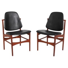 Coppia di sedie da pranzo in teak modello 75 di Arne Hovmand-Olsen per Onsild Møbelfabrik