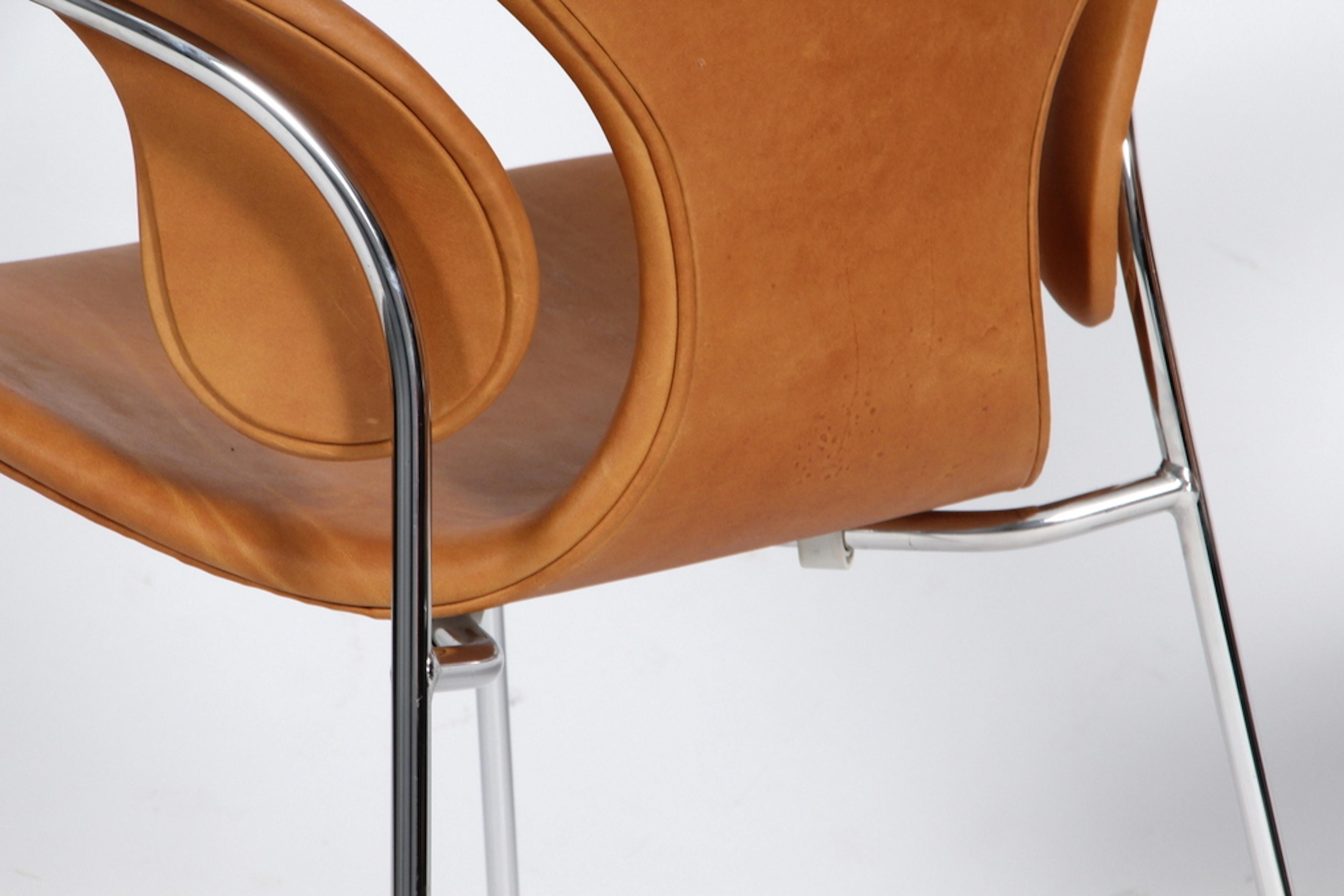 Une chaise Seagull en cuir Brown d'Arne Jacobsen Bon état - En vente à Madrid, ES