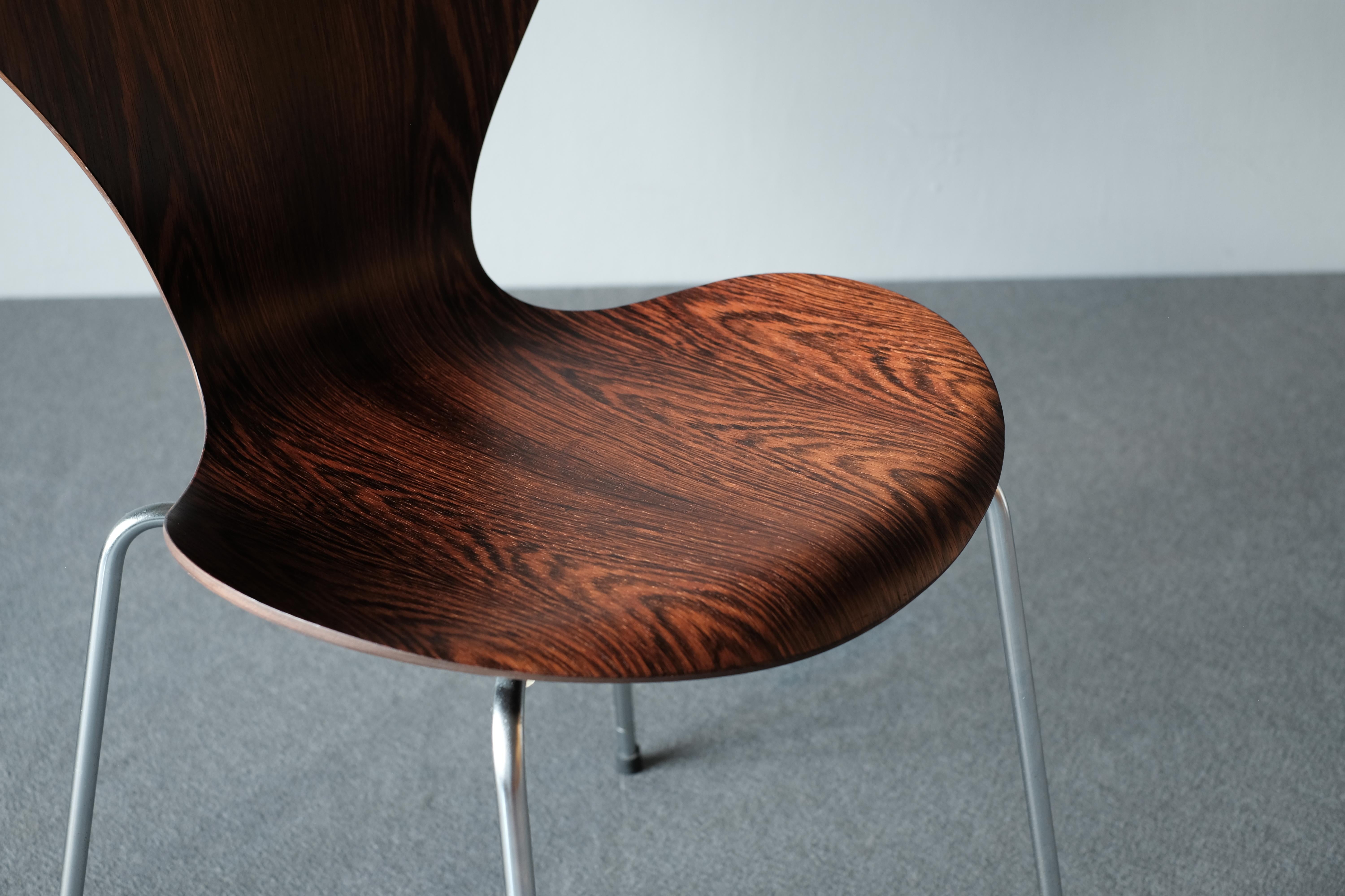 Mid-Century Modern Pair of Arne Jacobsen Chairs in Brazilian Rosewood