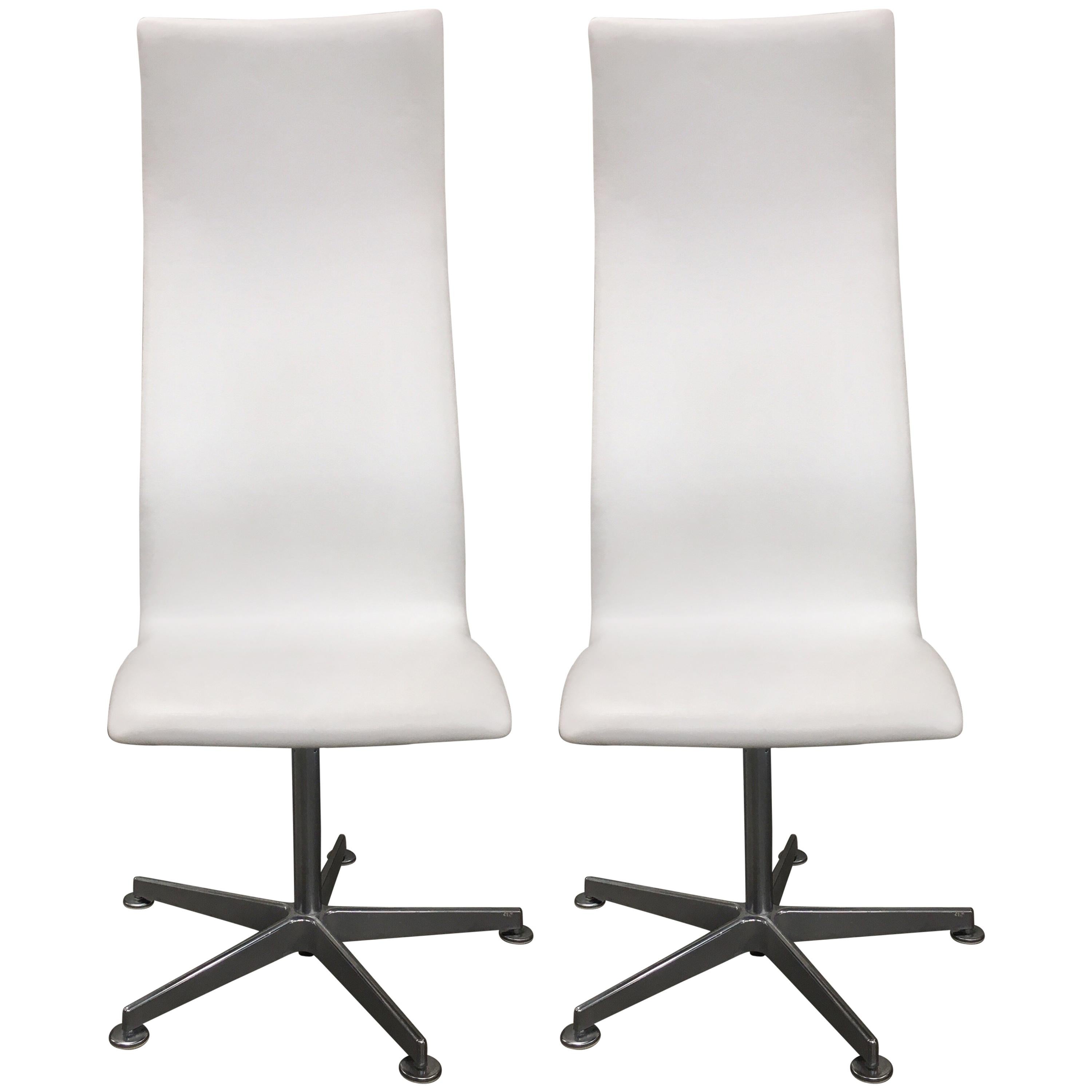 Pair of Arne Jacobsen Denmark Oxford Swivel Chairs High Back Style, 3172