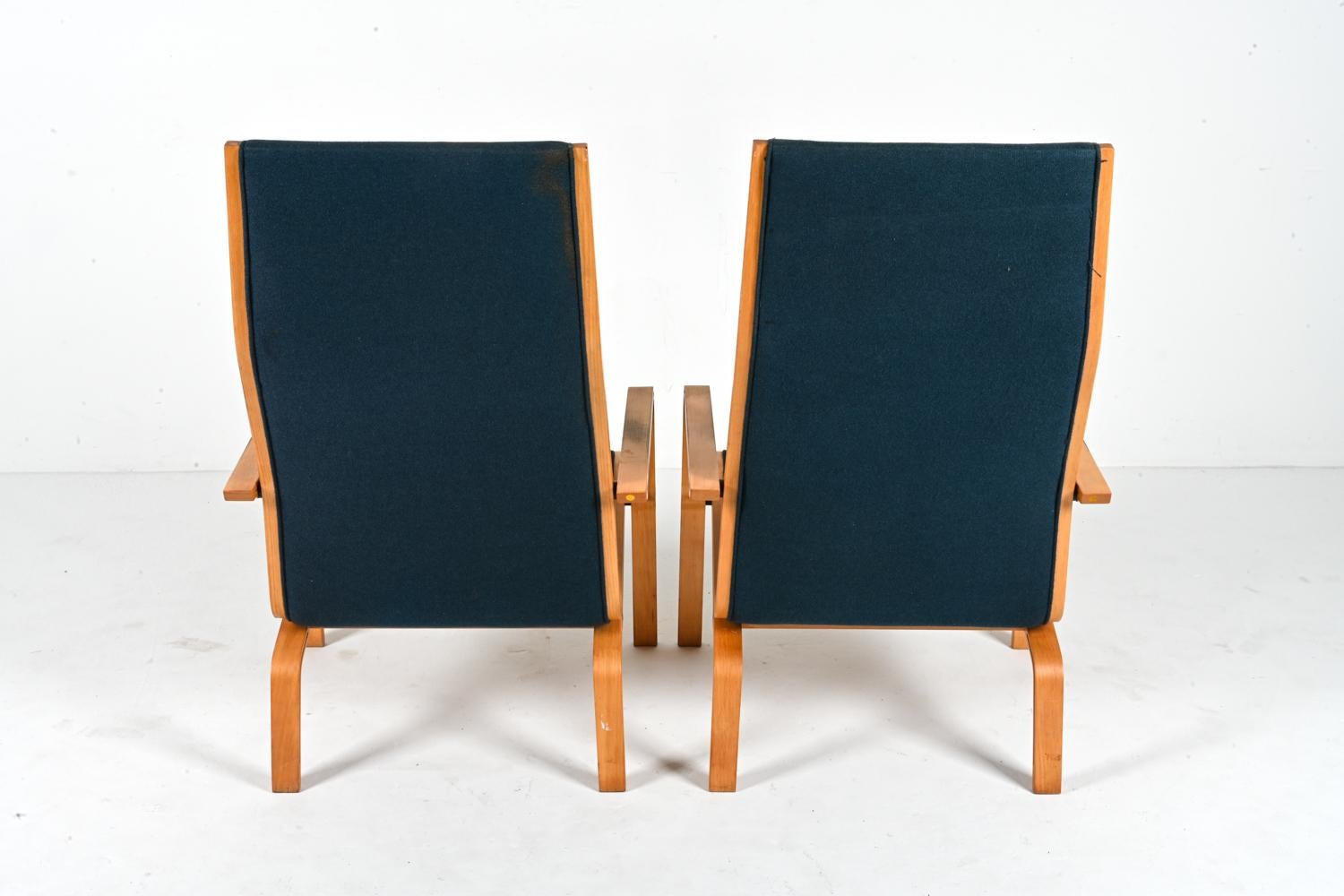 Pair of  Arne Jacobsen for Fritz Hansen Catherine Chairs in Beechwood For Sale 2
