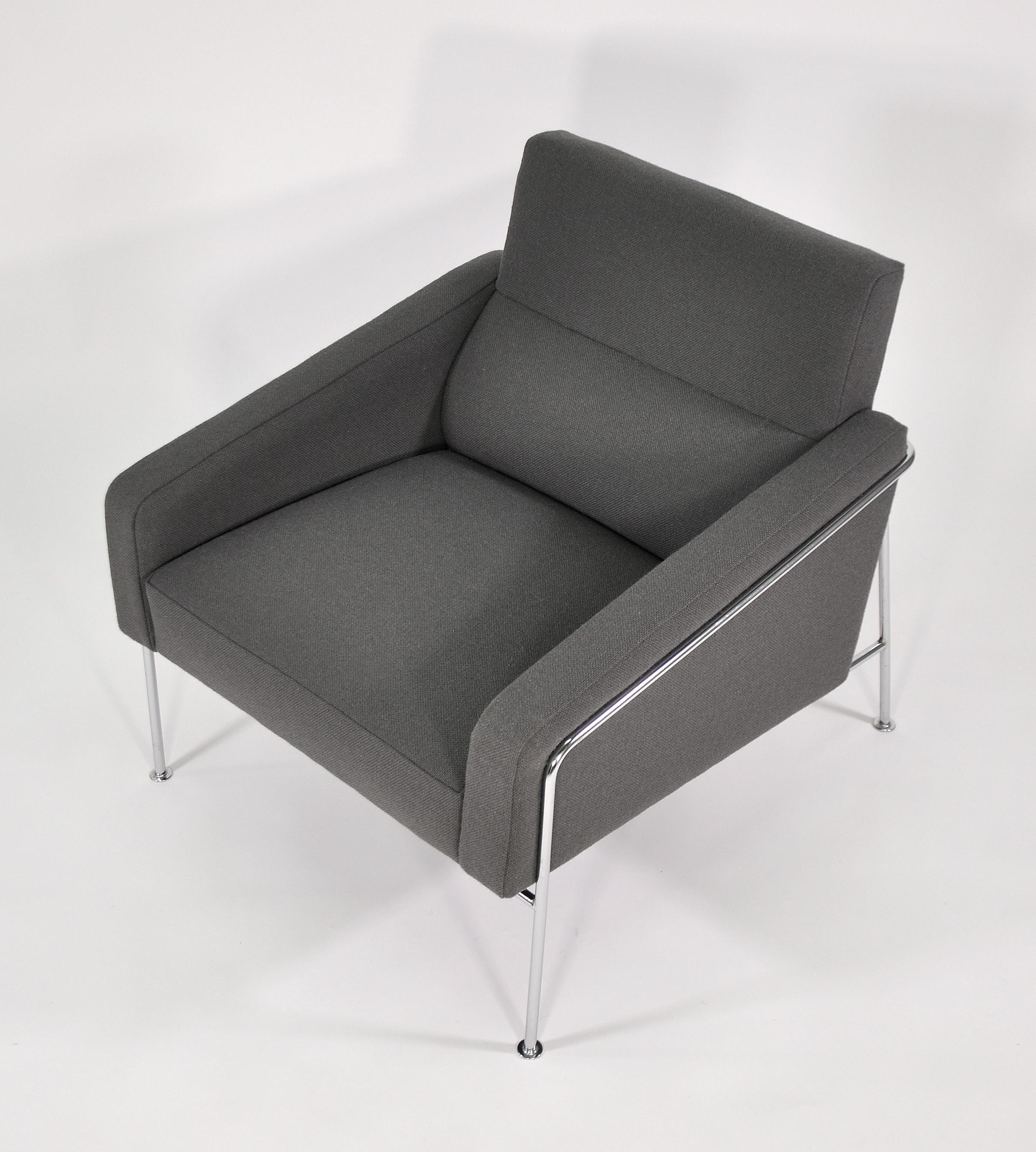 Pair of Arne Jacobsen for Fritz Hansen Series 3300 Gray Lounge Chairs 9