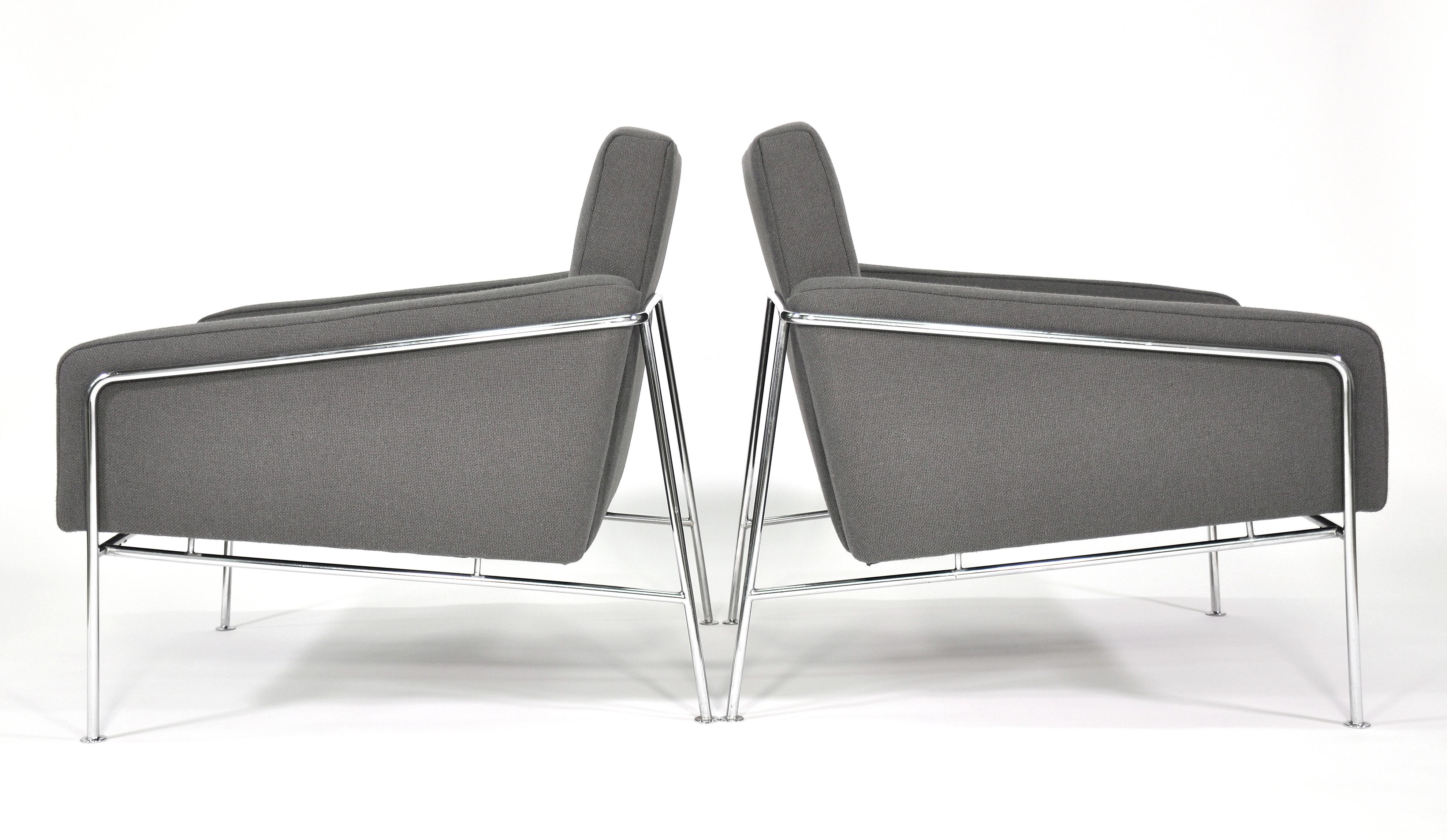 Danish Pair of Arne Jacobsen for Fritz Hansen Series 3300 Gray Lounge Chairs