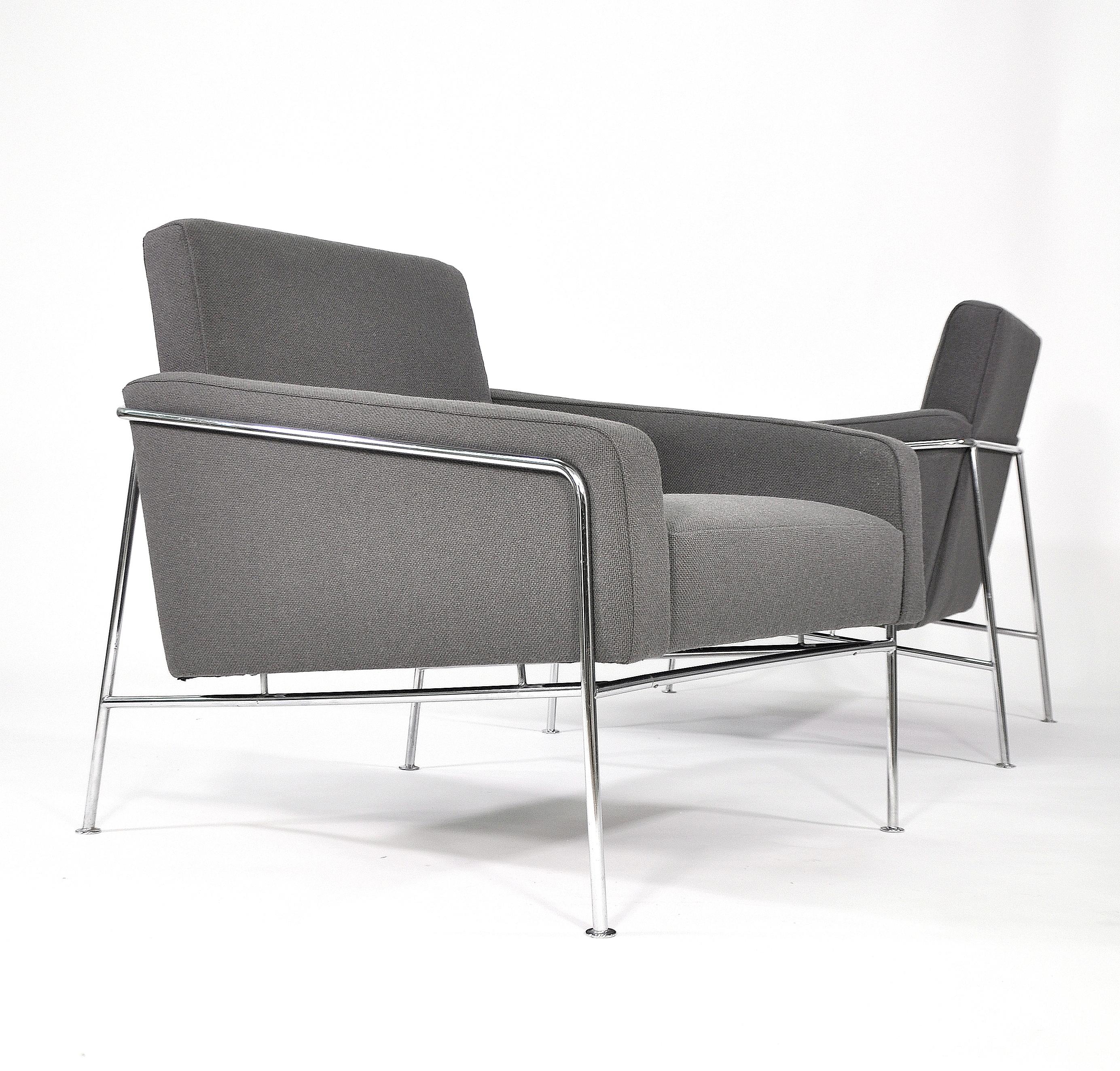 Fabric Pair of Arne Jacobsen for Fritz Hansen Series 3300 Gray Lounge Chairs