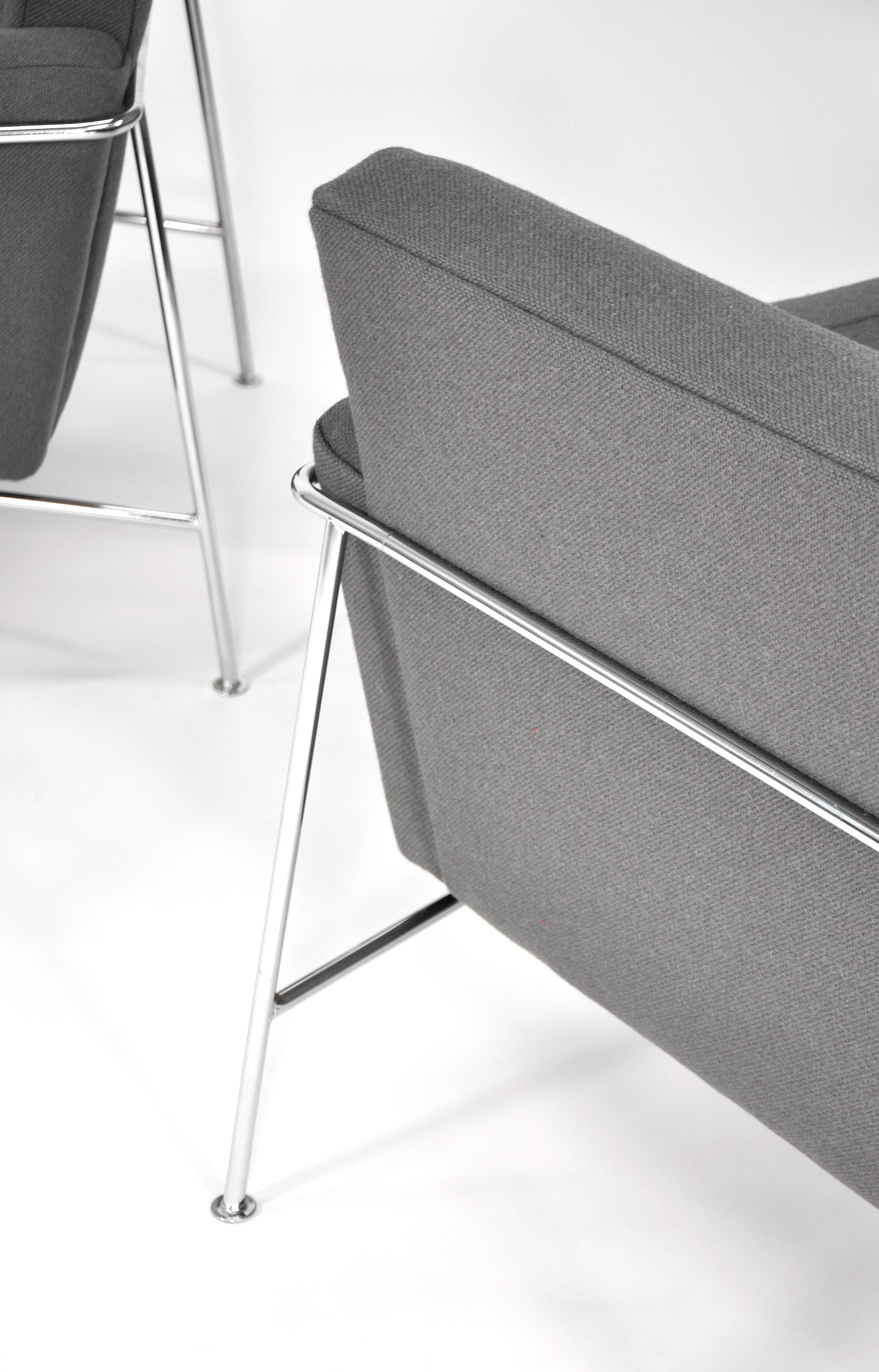 Pair of Arne Jacobsen for Fritz Hansen Series 3300 Gray Lounge Chairs 1