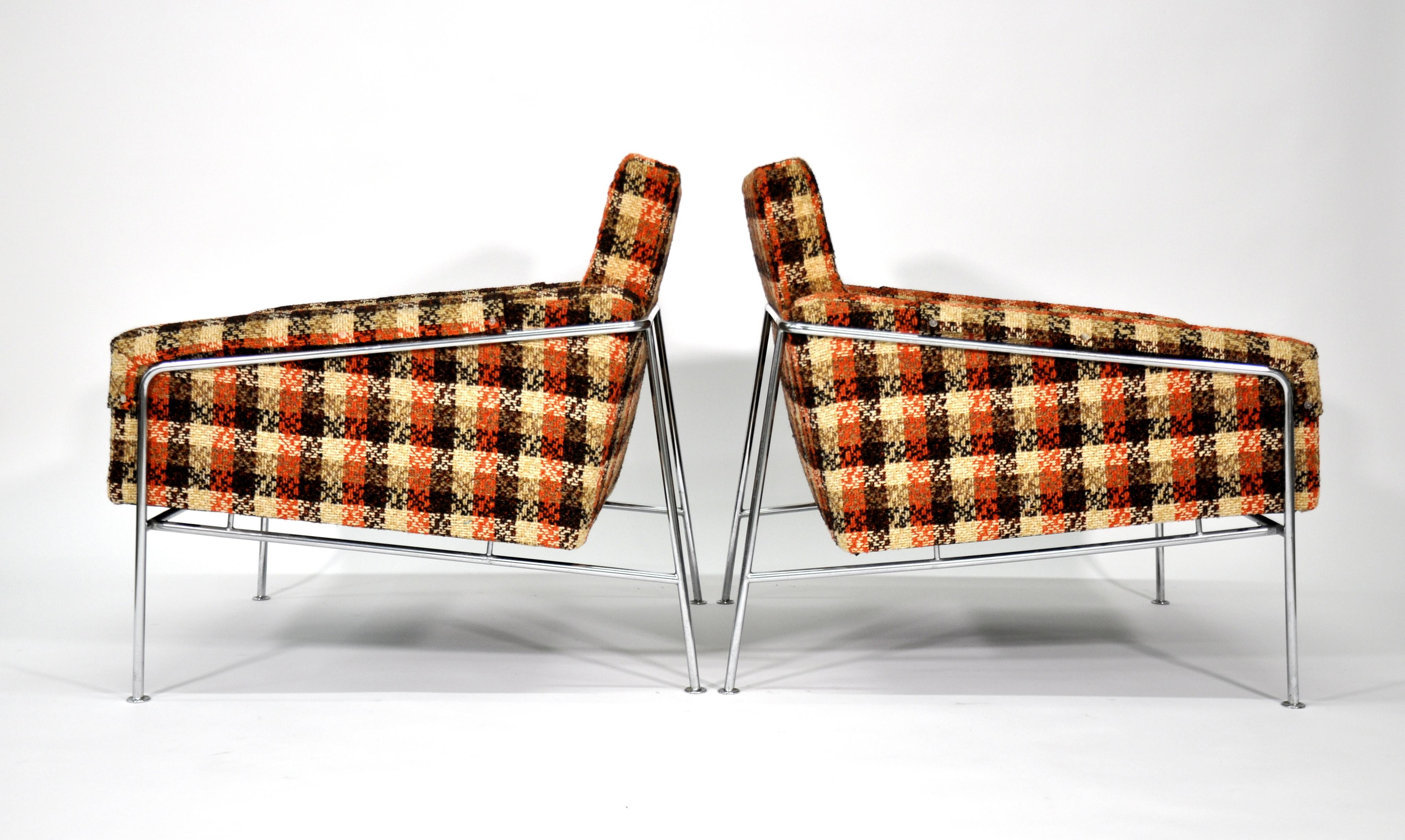 Danish Pair of Arne Jacobsen for Fritz Hansen Series 3300 Lounge Chairs