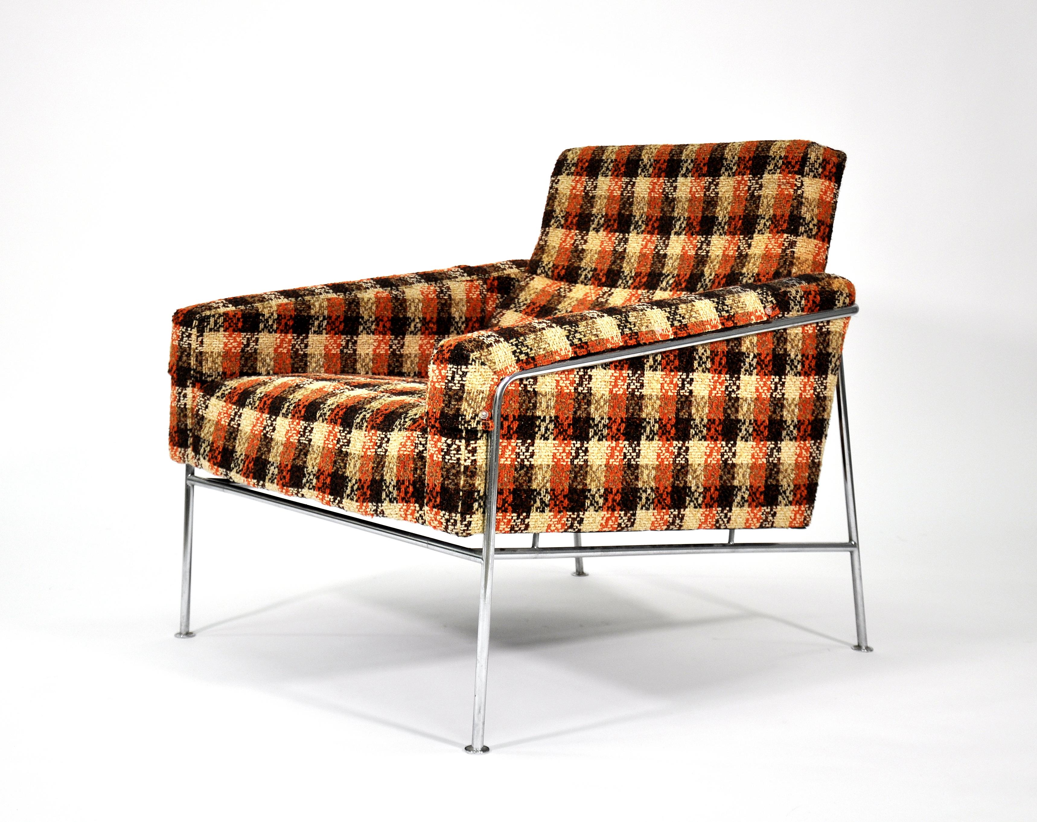 Chrome Pair of Arne Jacobsen for Fritz Hansen Series 3300 Lounge Chairs