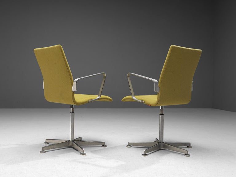 Danish Pair of Arne Jacobsen for Fritz Hansen Set 'Oxford' Chairs For Sale