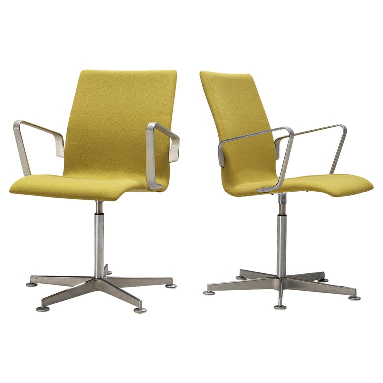 Pair of Arne Jacobsen for Fritz Hansen Set 'Oxford' Chairs For Sale