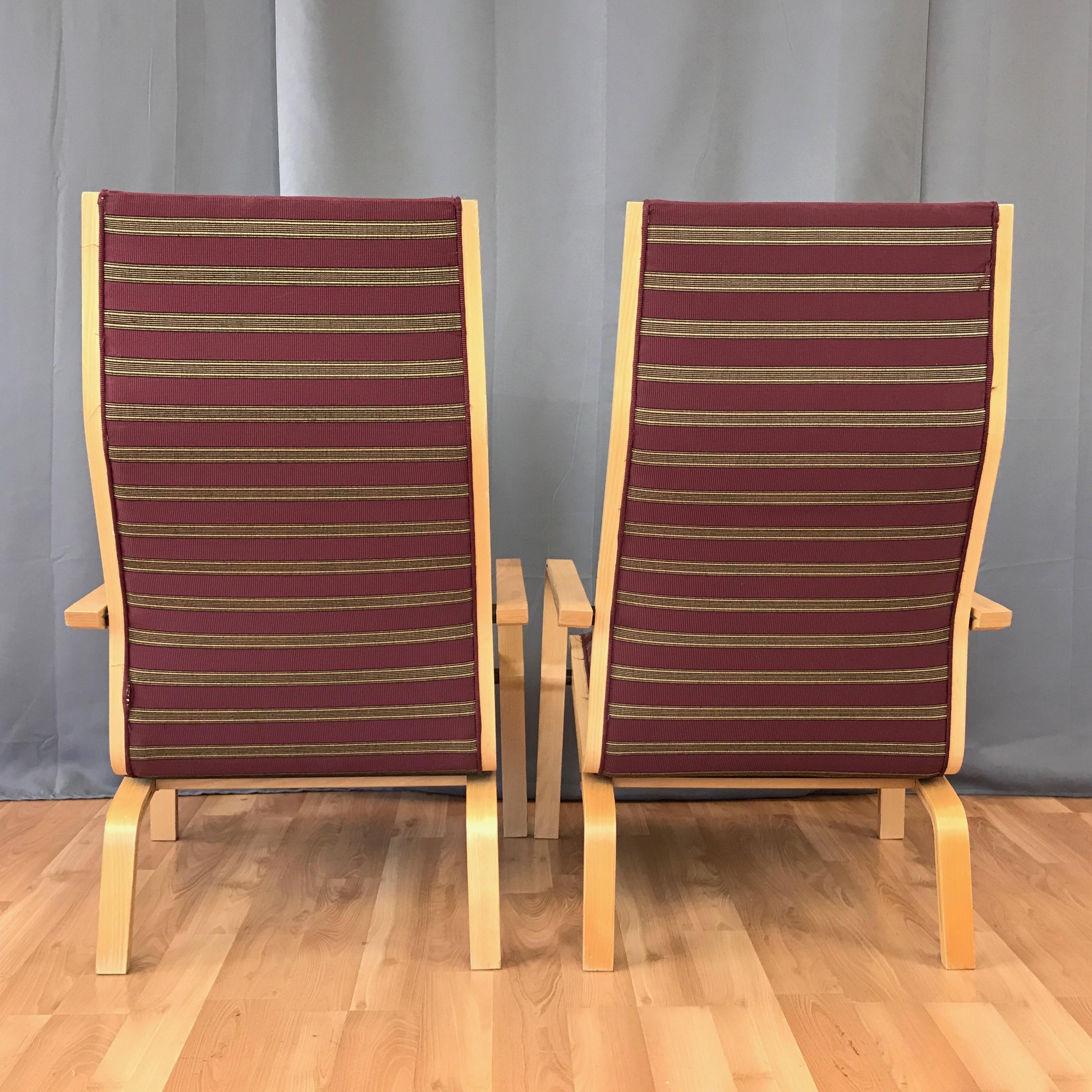 Pair of Arne Jacobsen for Fritz Hansen St Catherine’s Lounge Chairs In Distressed Condition In San Francisco, CA