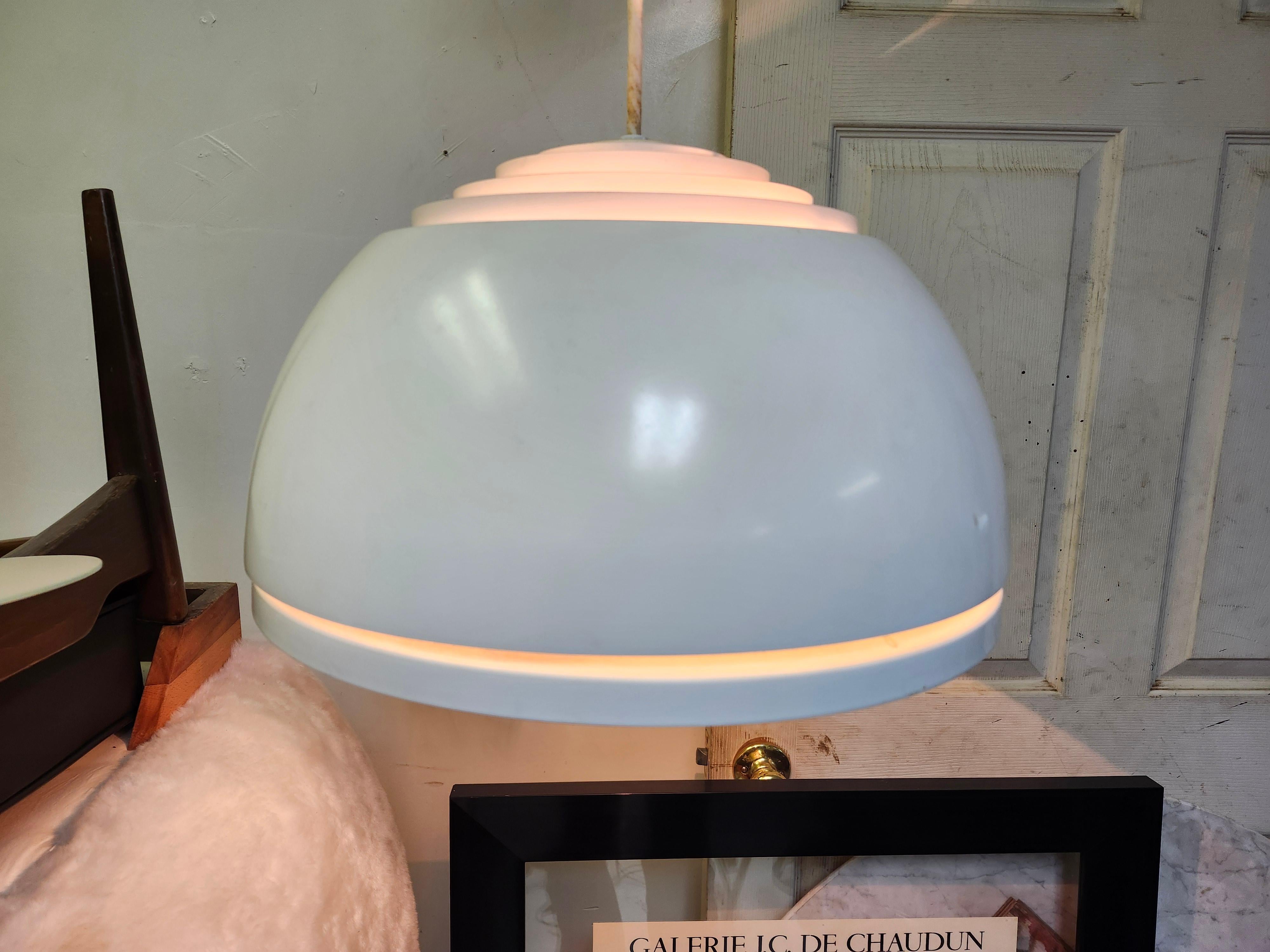 Coppia di lampadari a sospensione a leva Arne Jacobsen C1970 in vendita 2