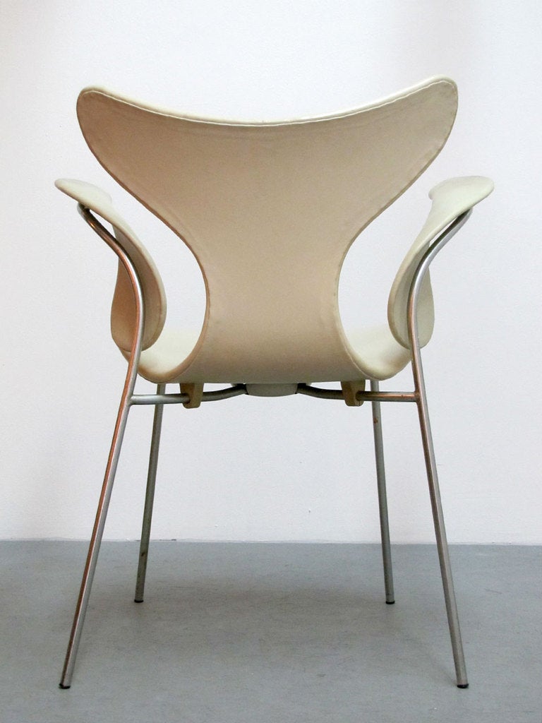 Arne Jacobsen Model 3208 "Seagull" Chairs at 1stDibs