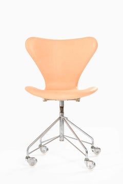 Pair of Arne Jacobsen Office Chairs in Steel and Leather by Fritz Hansen, 1960s