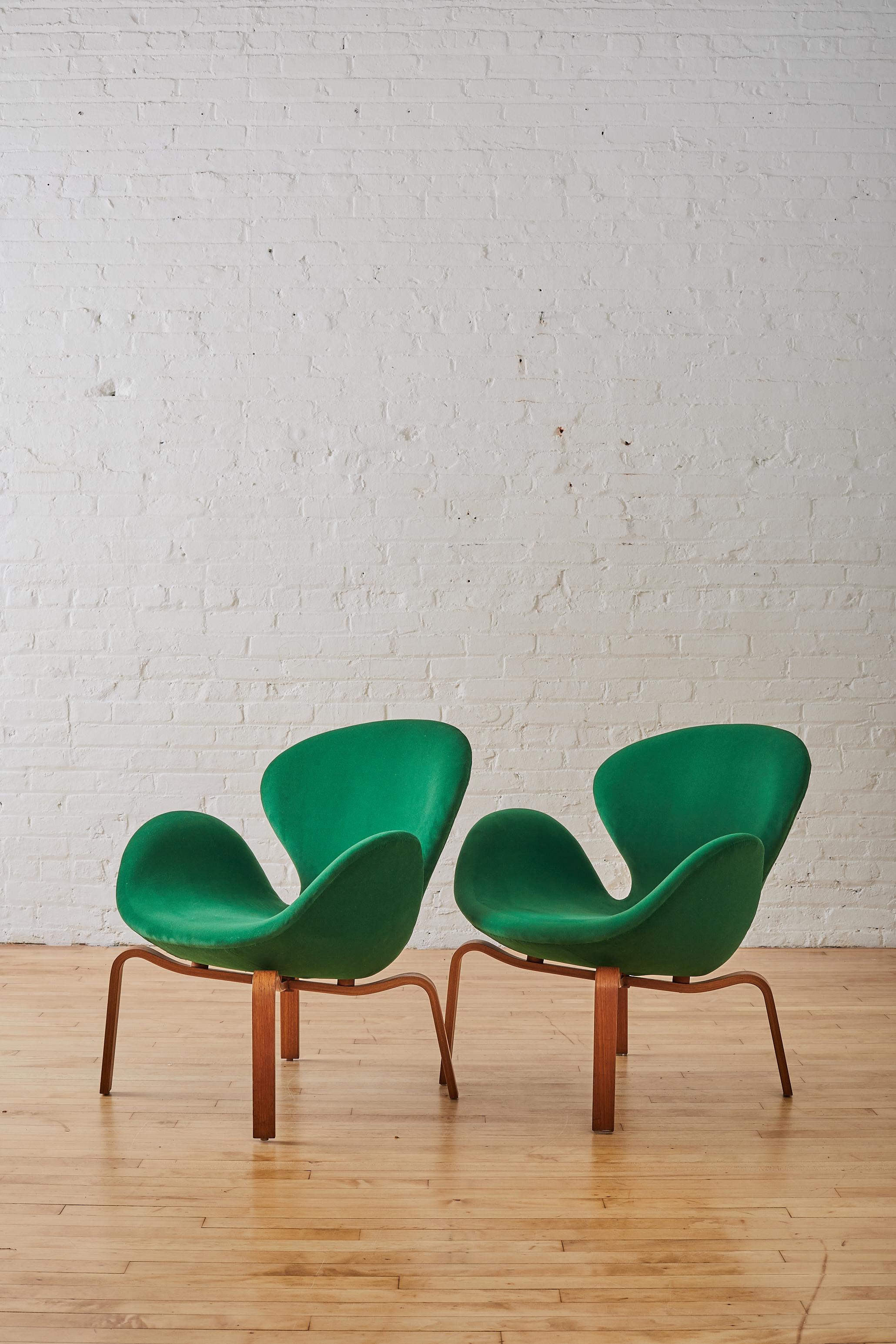 Velvet Pair of Arne Jacobsen 'Swan' Chairs ' Model No. 4325