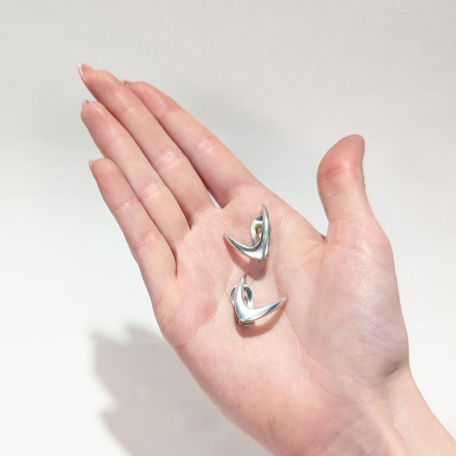 Pair of Arne Johansen Danish Modern Sterling Silver Boomerang Form Clip Earrings In Good Condition For Sale In Philadelphia, PA