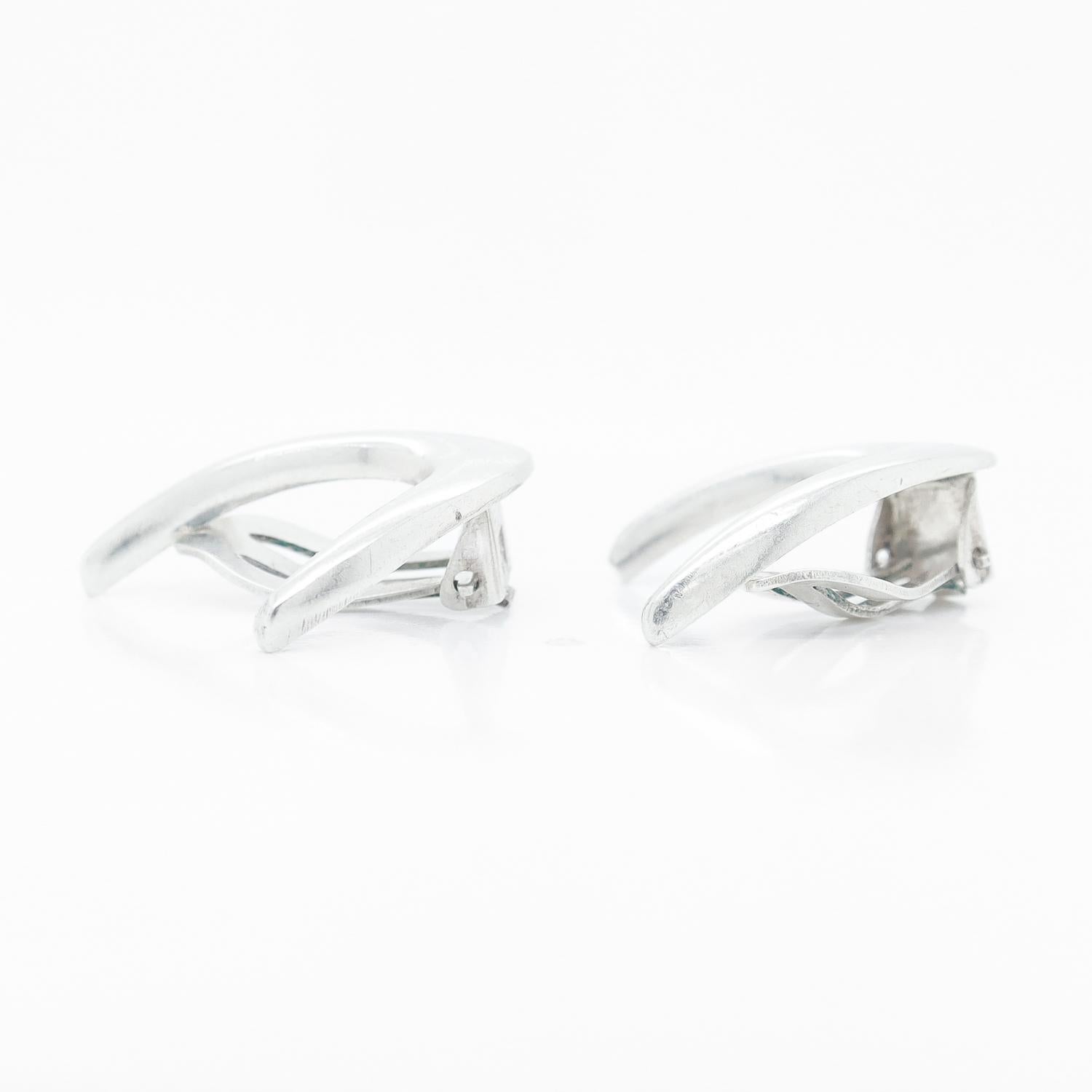 Pair of Arne Johansen Danish Modern Sterling Silver Boomerang Form Clip Earrings For Sale 1