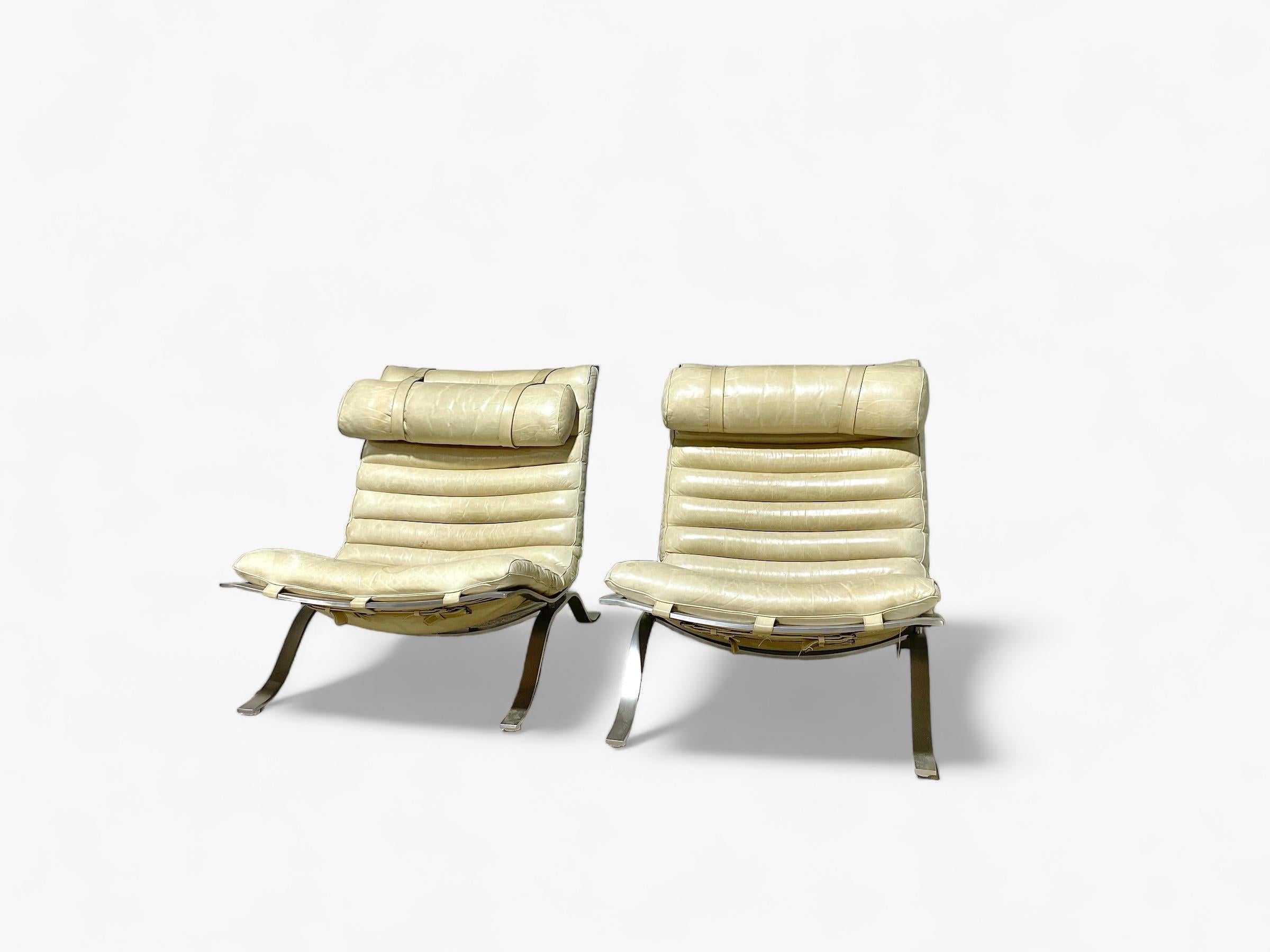 Ein Paar Arne Norell „Ari“-Loungesessel im Zustand „Gut“ im Angebot in New York, NY